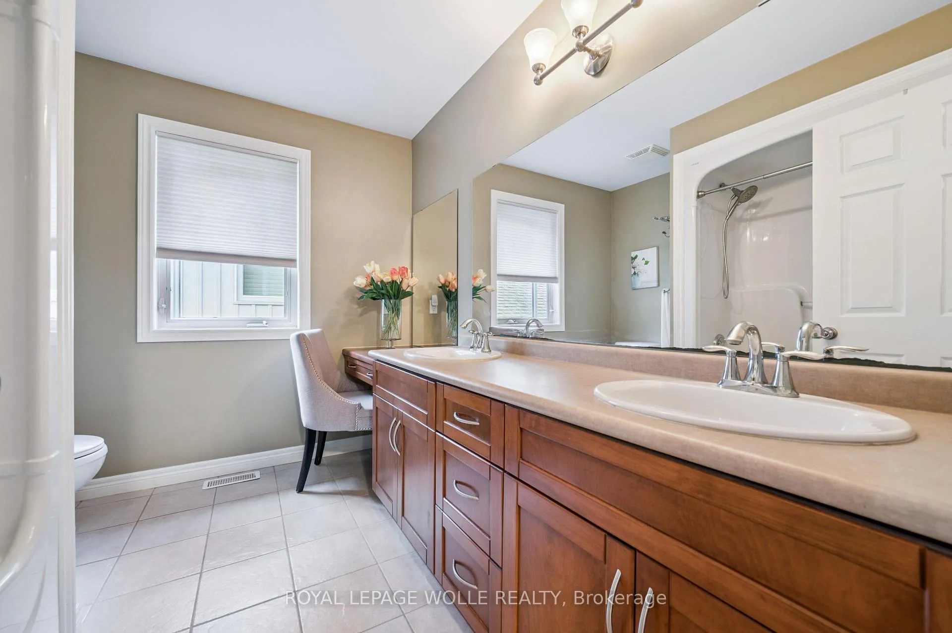 Photo 23 of 867 Creekside Drive, Waterloo — HOMEH