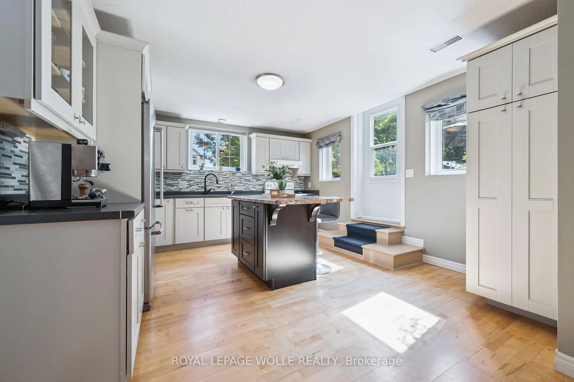 Photo 27 of 867 Creekside Drive, Waterloo — HOMEH