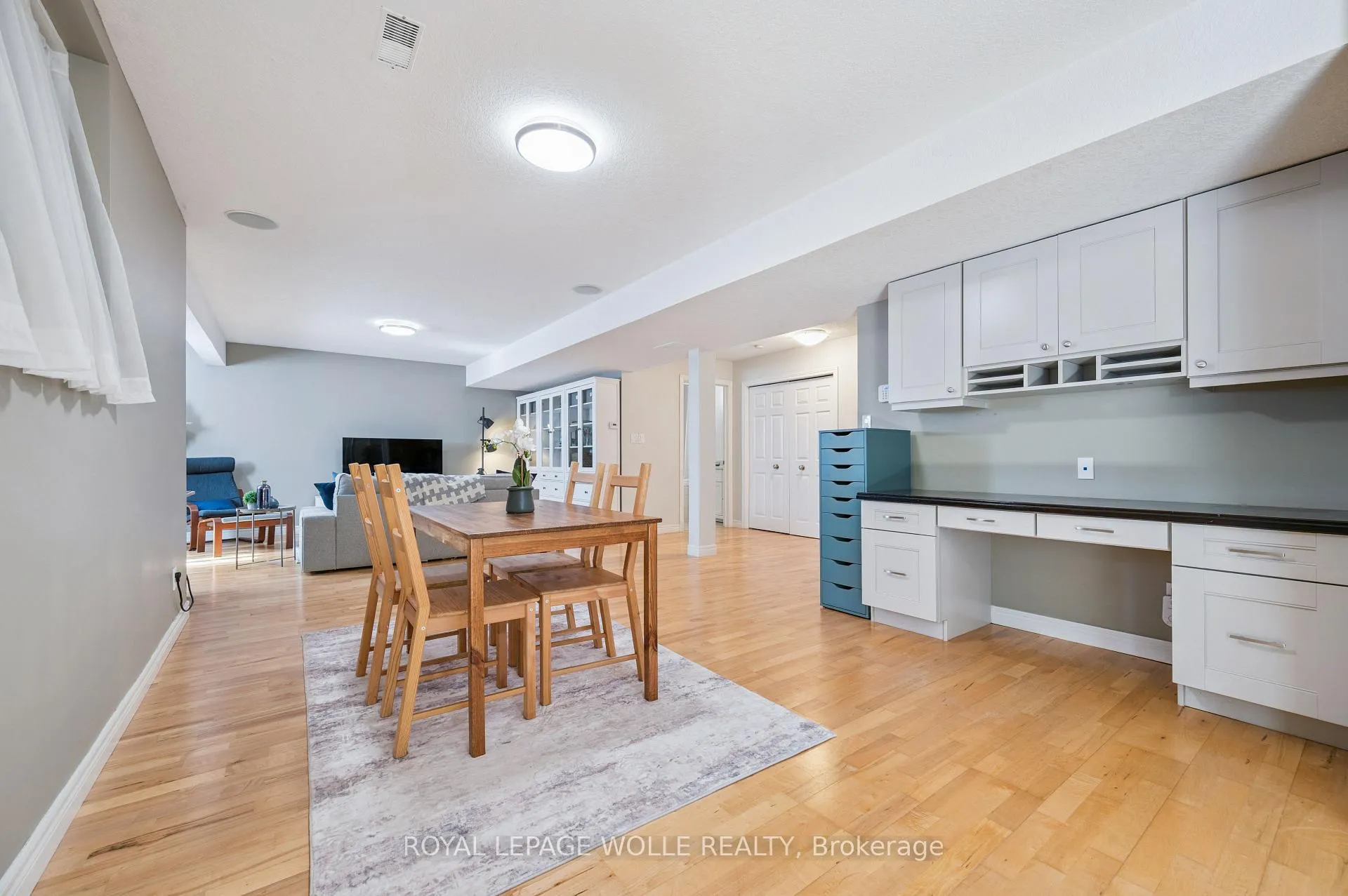 Photo 30 of 867 Creekside Drive, Waterloo — HOMEH