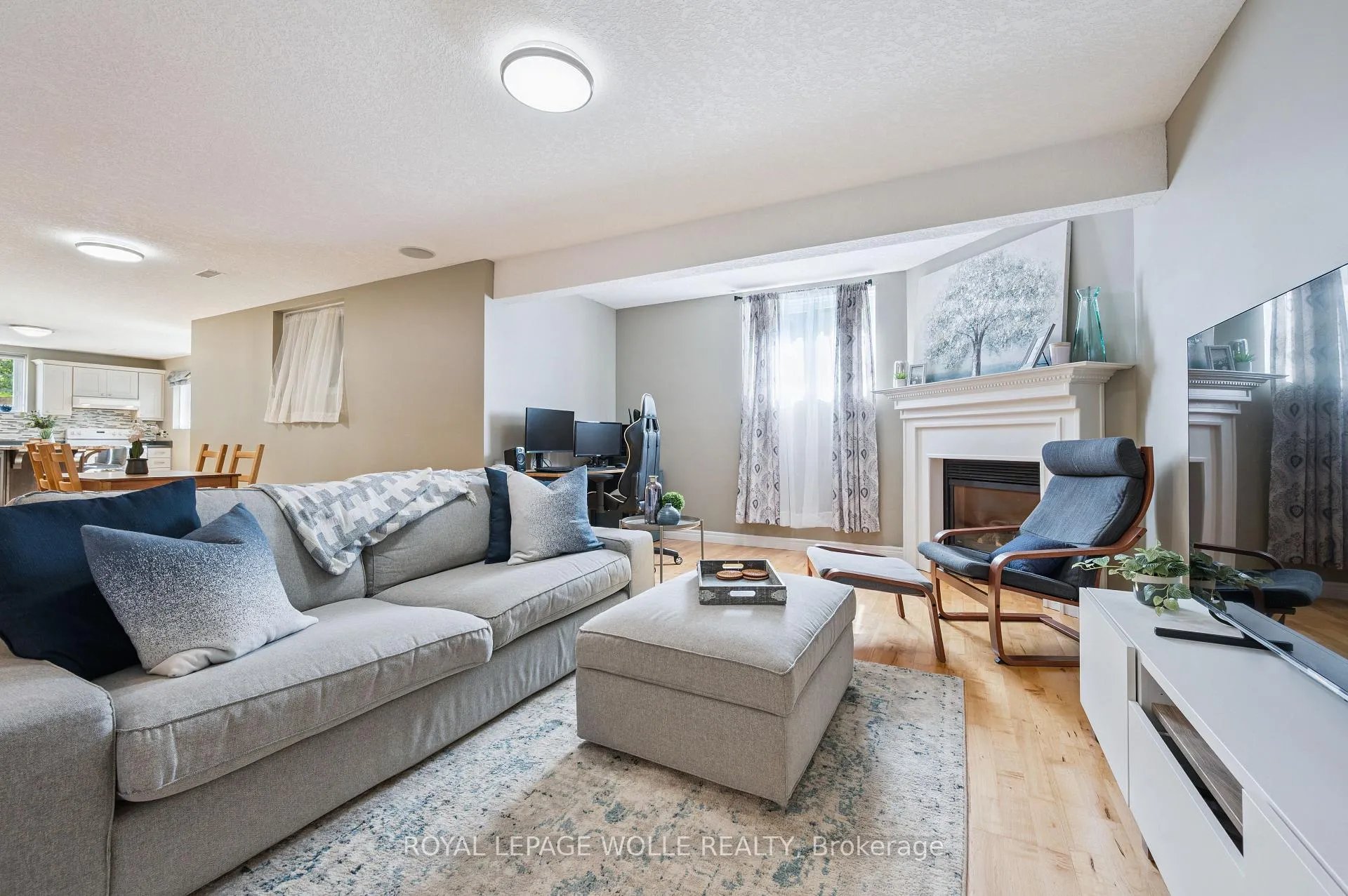 Photo 31 of 867 Creekside Drive, Waterloo — HOMEH