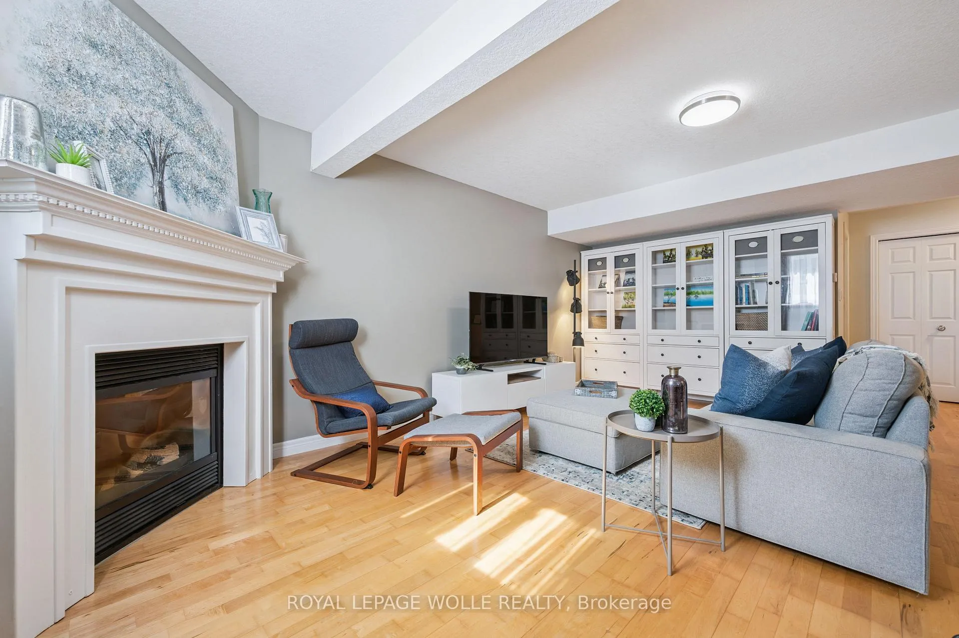 Photo 32 of 867 Creekside Drive, Waterloo — HOMEH