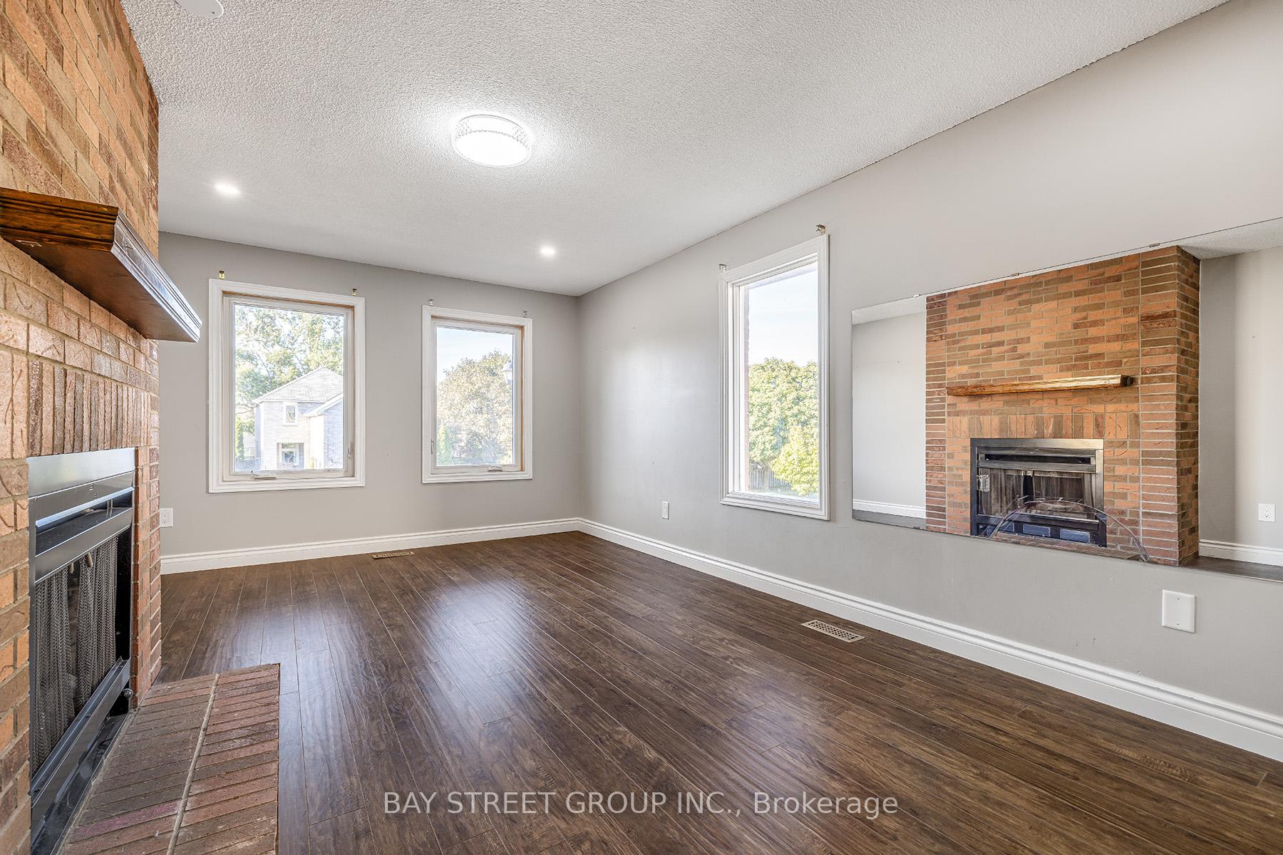 Photo 3 of 17 Carr Drive, Ajax, Central — HOMEH