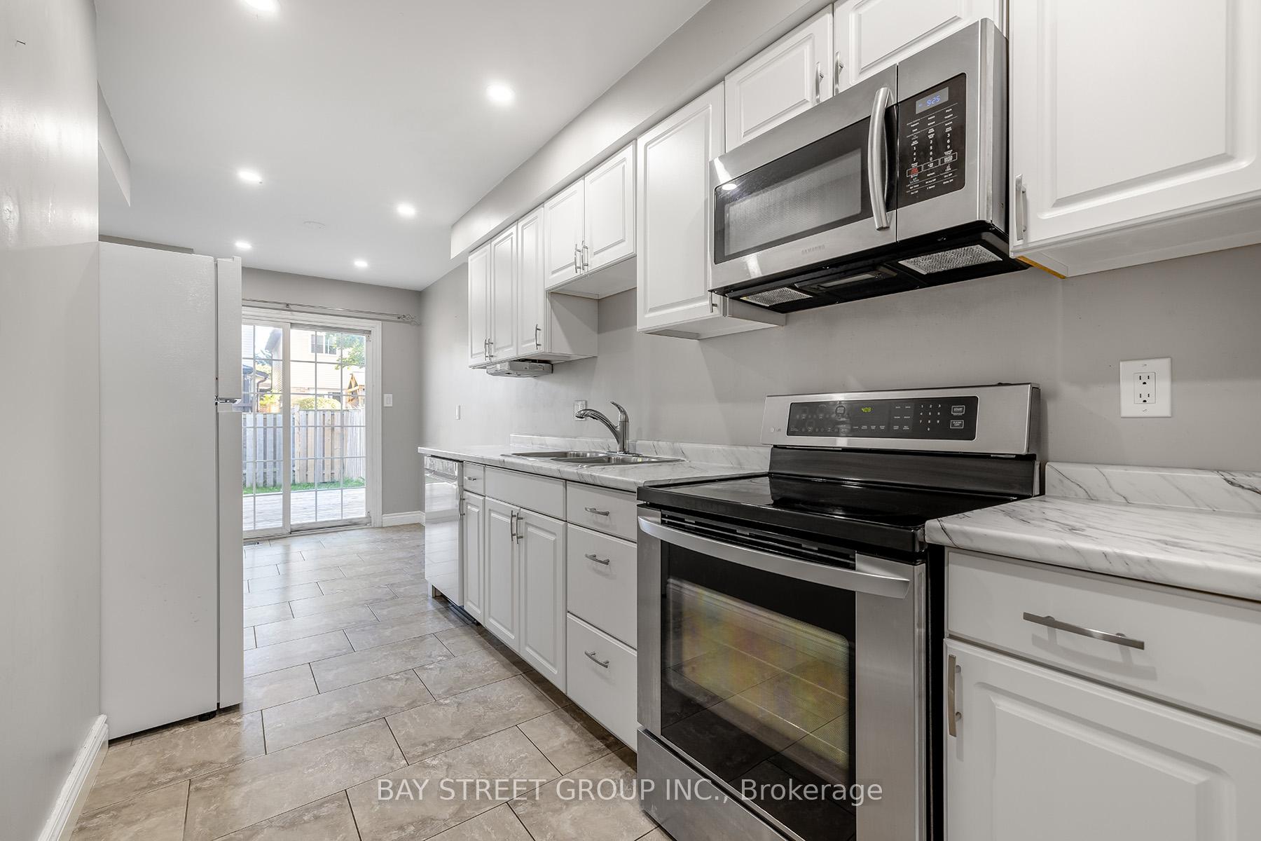 Photo 6 of 17 Carr Drive, Ajax, Central — HOMEH