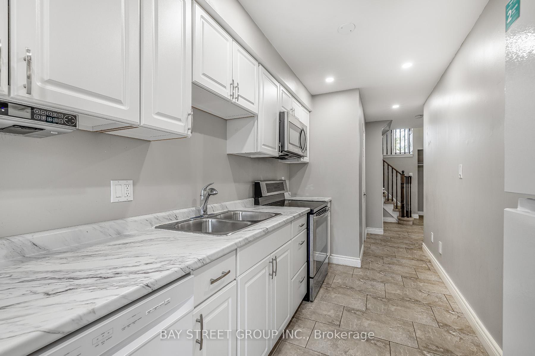 Photo 4 of 17 Carr Drive, Ajax, Central — HOMEH