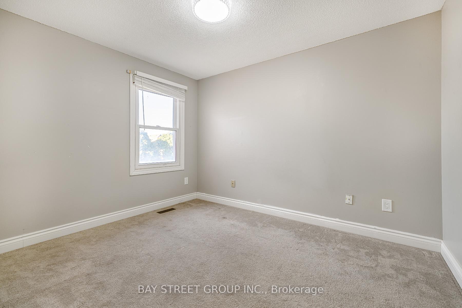Photo 7 of 17 Carr Drive, Ajax, Central — HOMEH