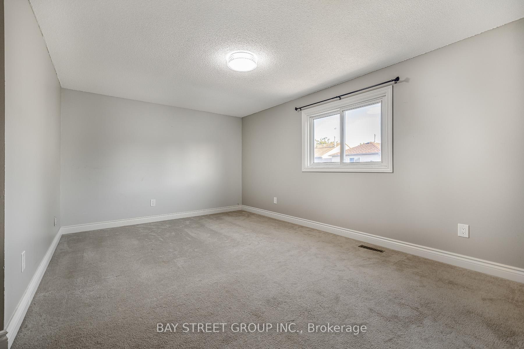 Photo 10 of 17 Carr Drive, Ajax, Central — HOMEH