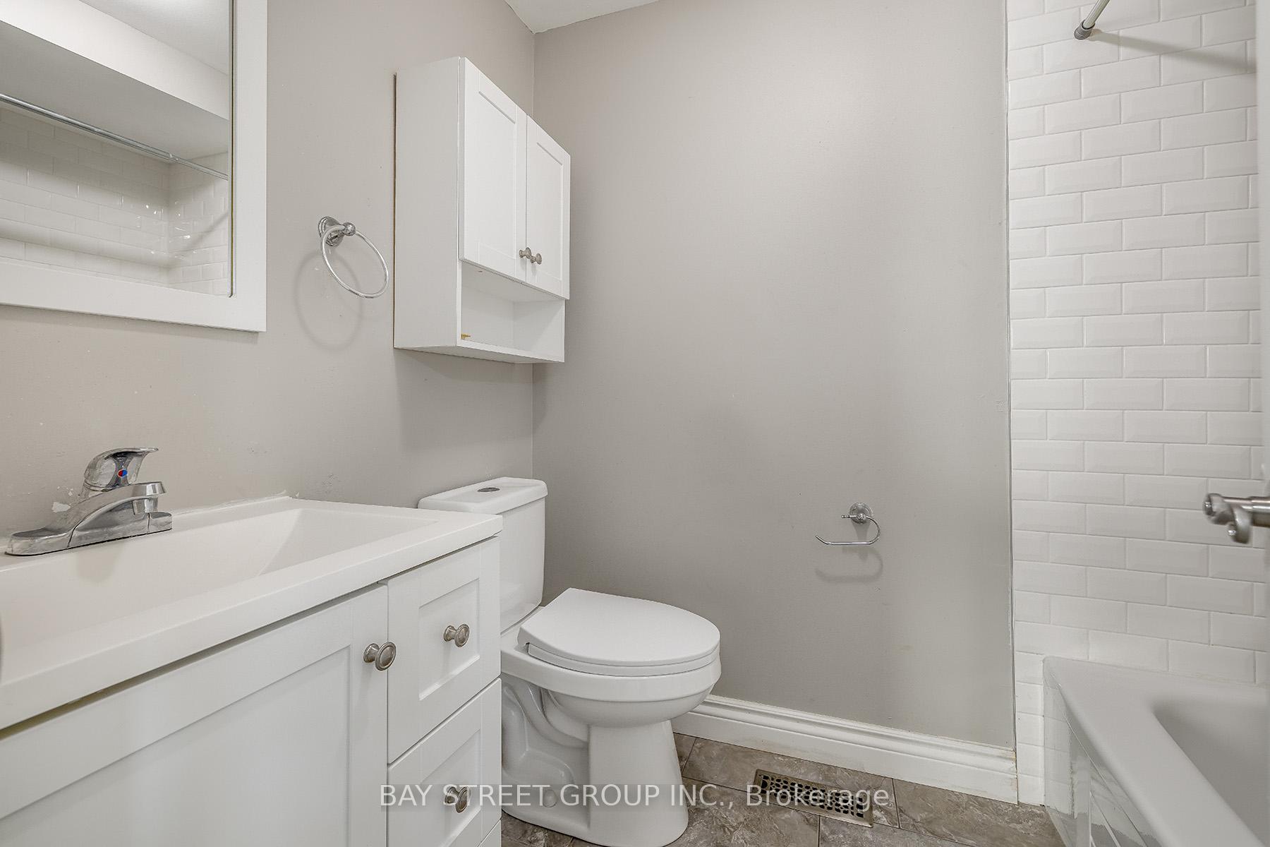 Photo 11 of 17 Carr Drive, Ajax, Central — HOMEH