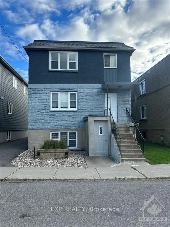 Front of 214 Carillon Street