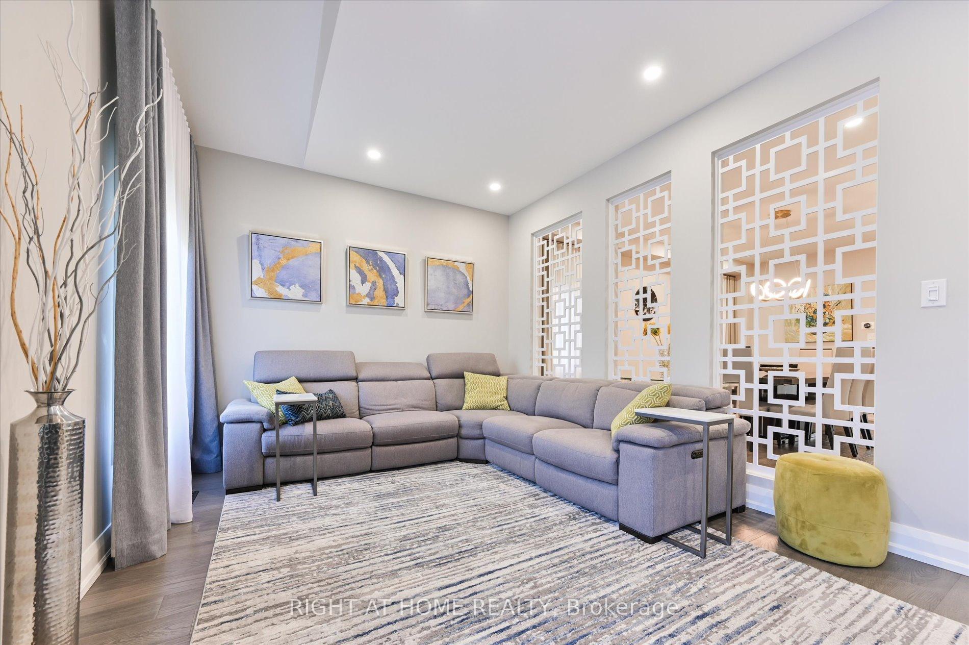 Photo 10 of 250 Rivermill Crescent, Vaughan, Patterson — HOMEH