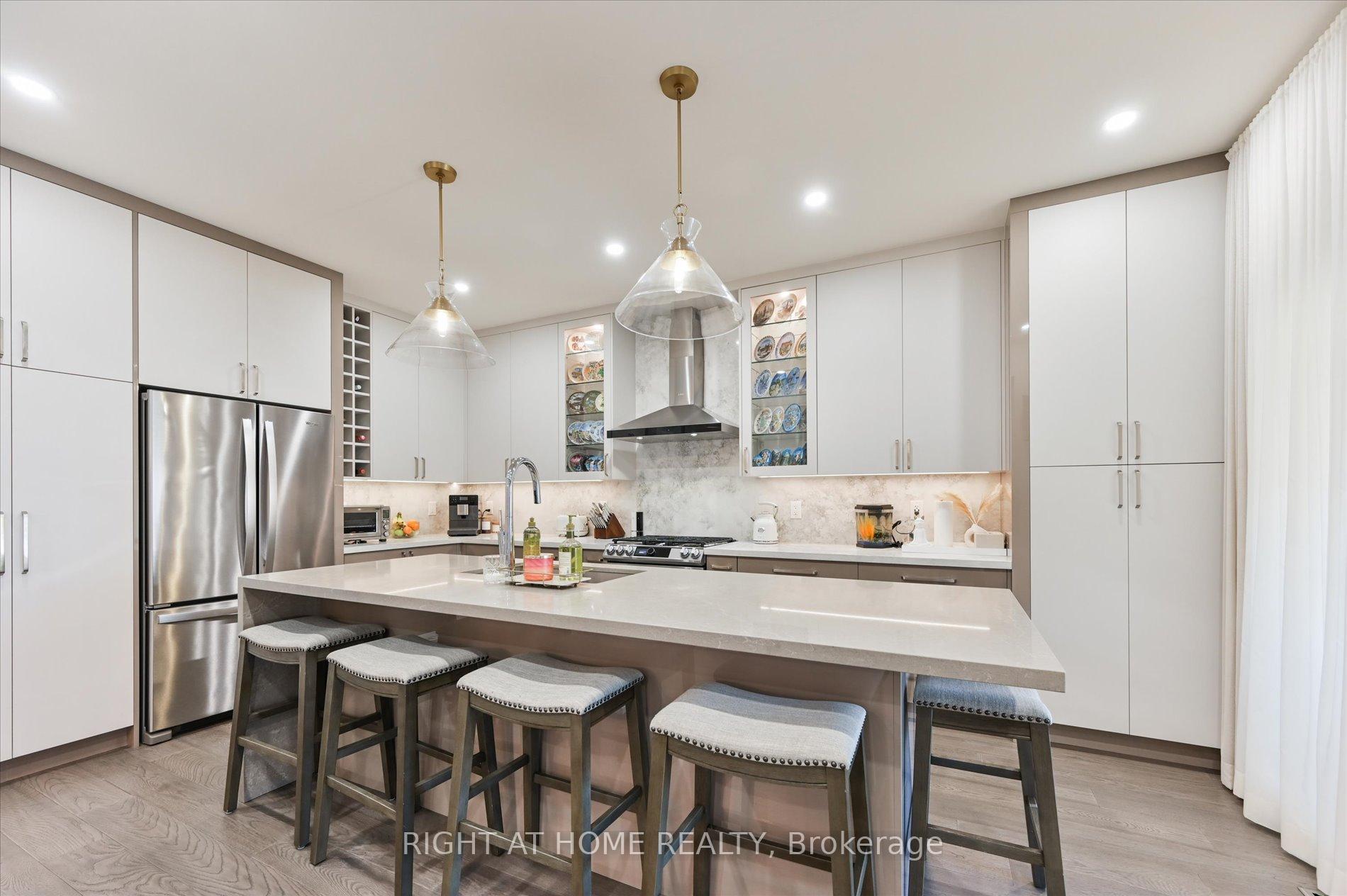 Photo 12 of 250 Rivermill Crescent, Vaughan, Patterson — HOMEH