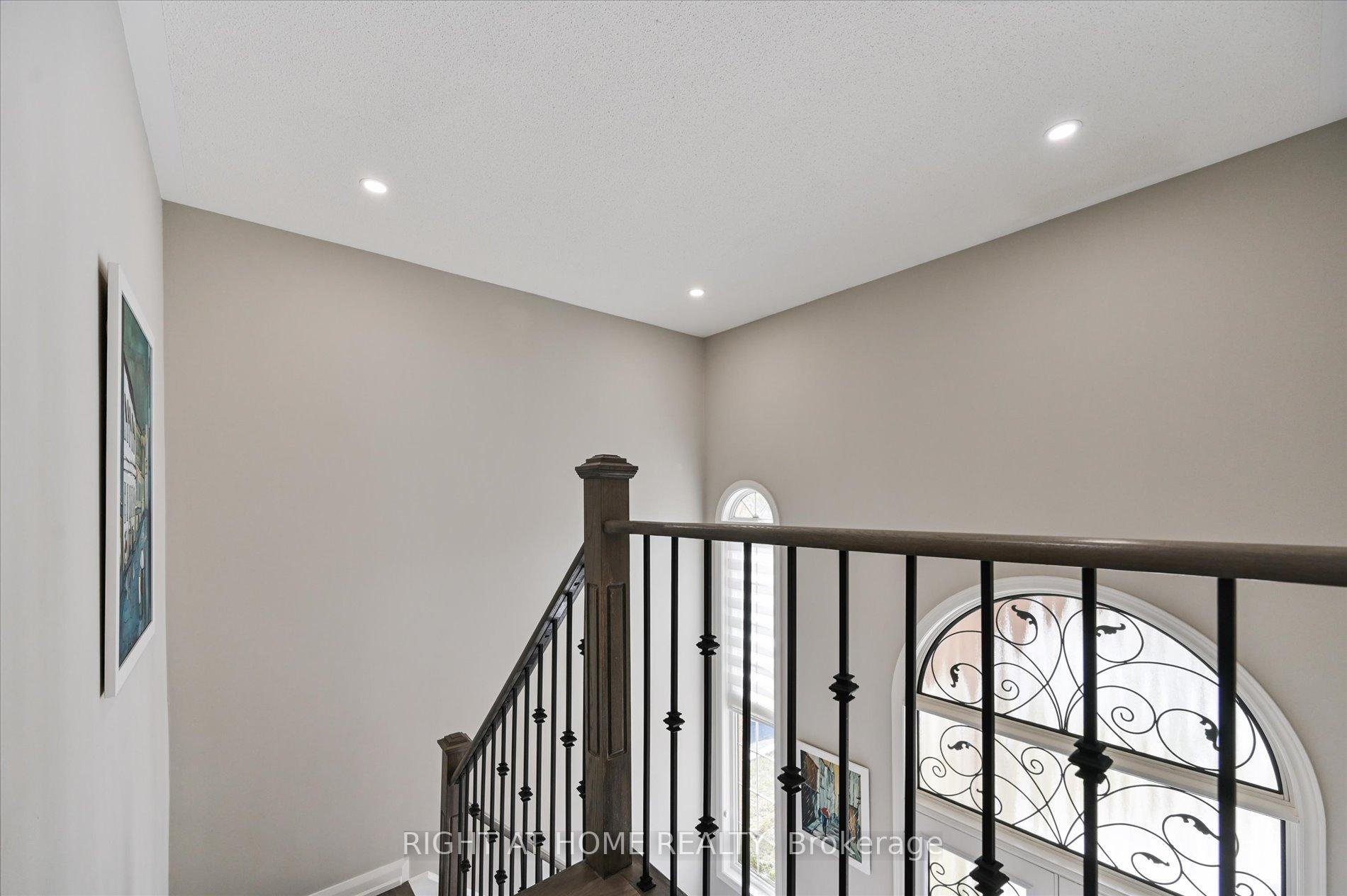 Photo 18 of 250 Rivermill Crescent, Vaughan, Patterson — HOMEH