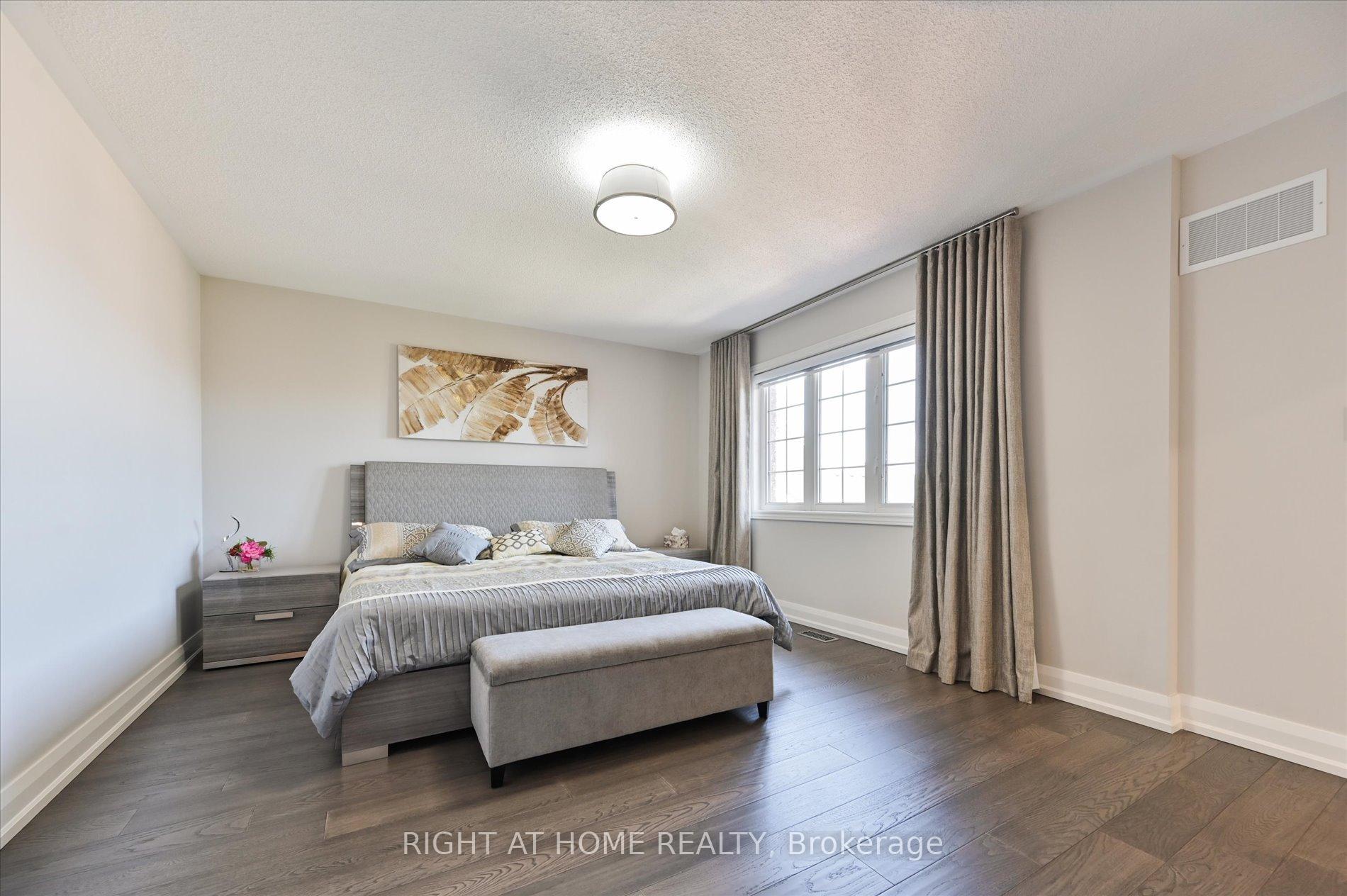 Photo 23 of 250 Rivermill Crescent, Vaughan, Patterson — HOMEH