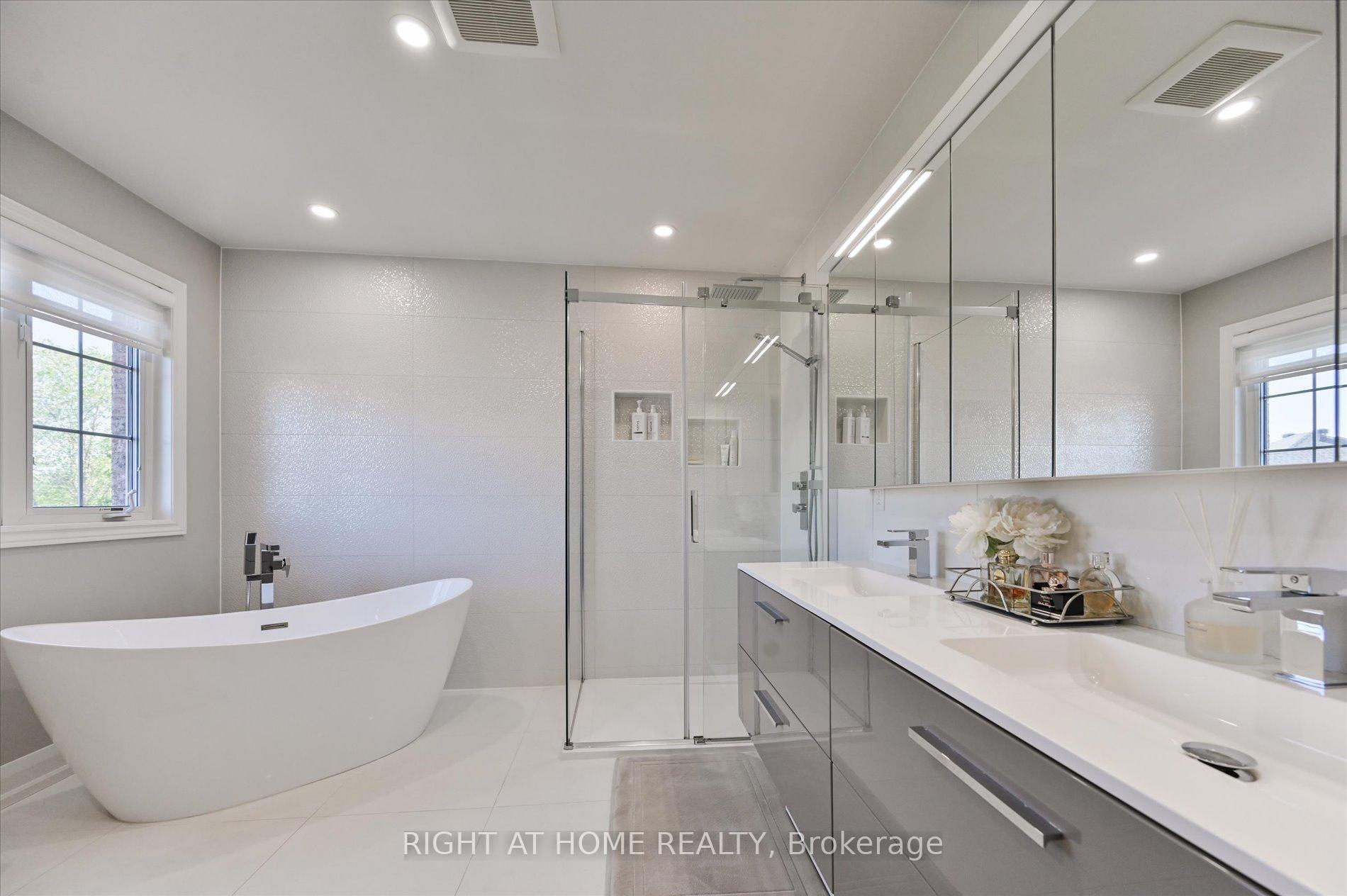 Photo 25 of 250 Rivermill Crescent, Vaughan, Patterson — HOMEH