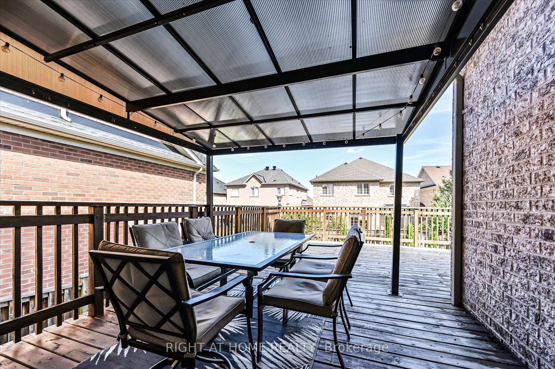 Photo 37 of 250 Rivermill Crescent, Vaughan, Patterson — HOMEH