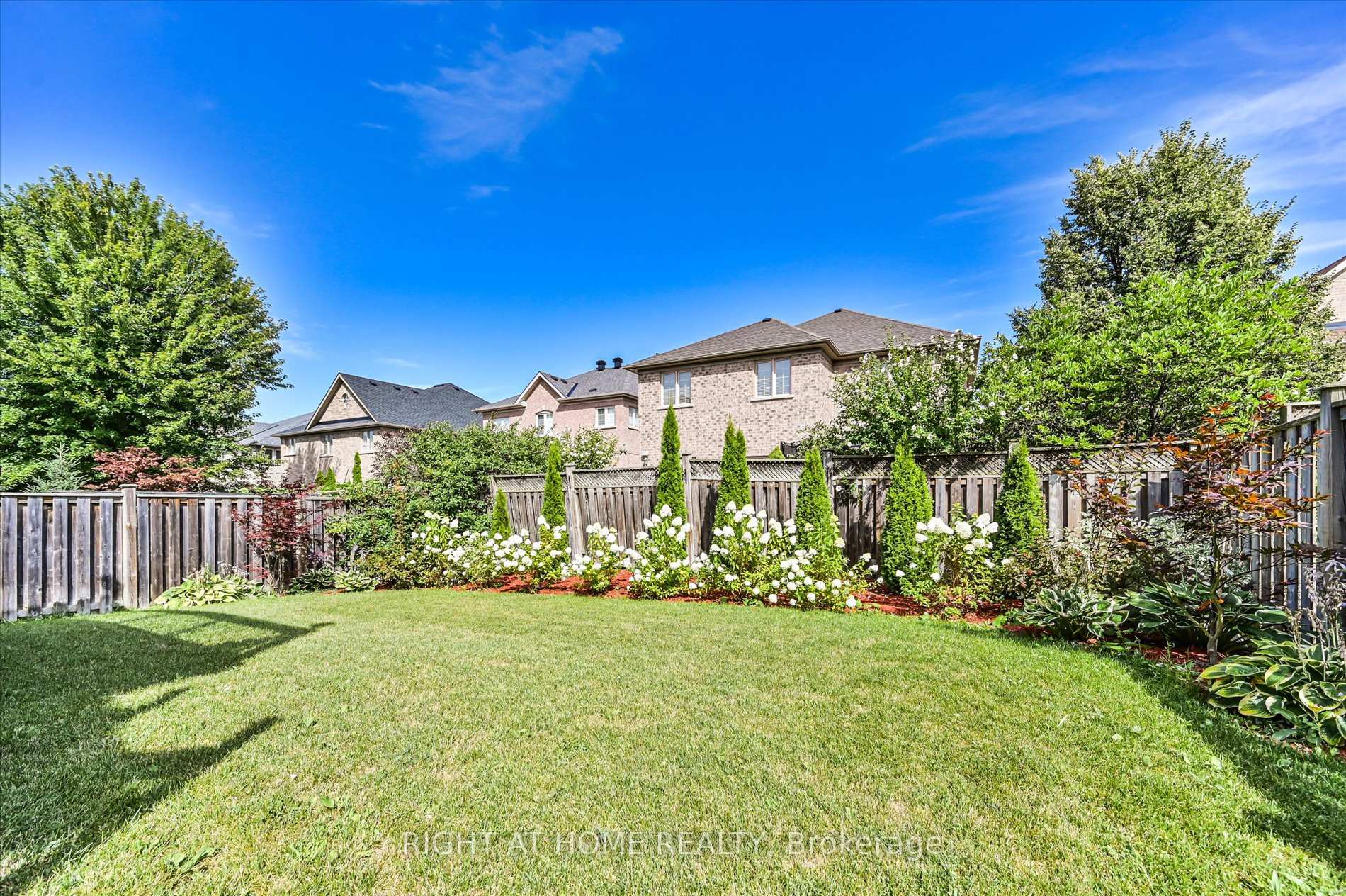 Photo 40 of 250 Rivermill Crescent, Vaughan, Patterson — HOMEH
