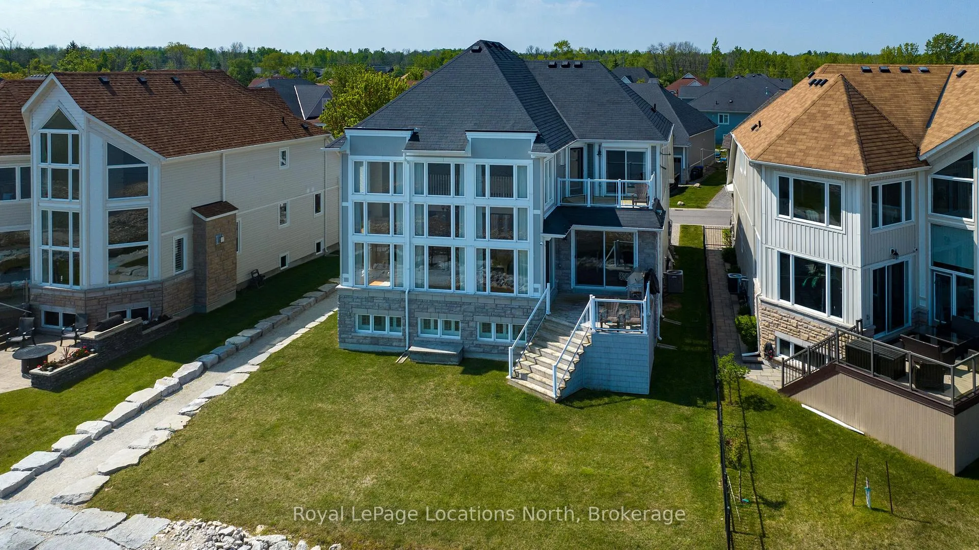 Photo 3 of 61 Waterview Road, Wasaga Beach — HOMEH