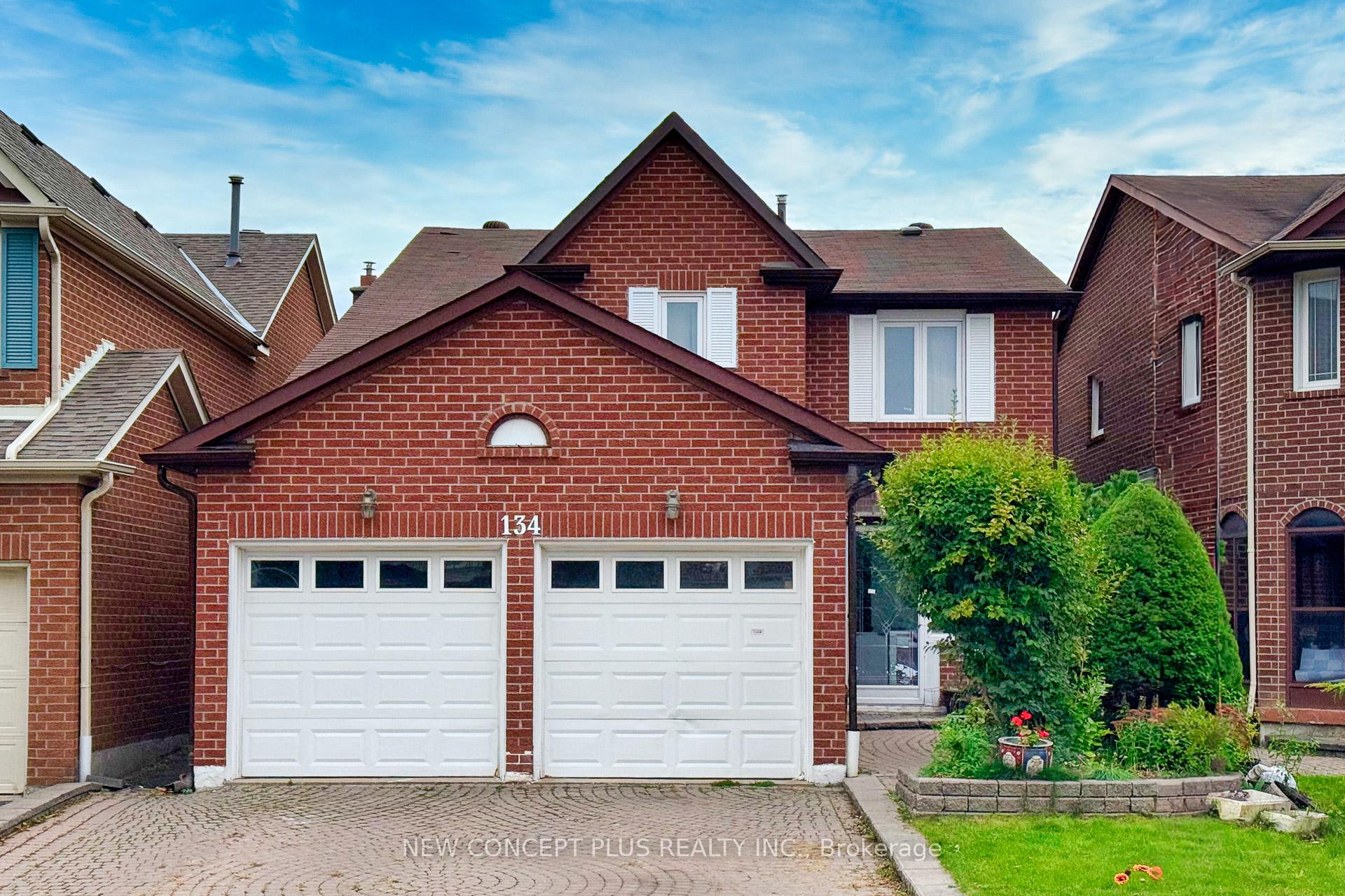 Photo 4 of 134 Mccabe Crescent, Vaughan, Lakeview Estates — HOMEH
