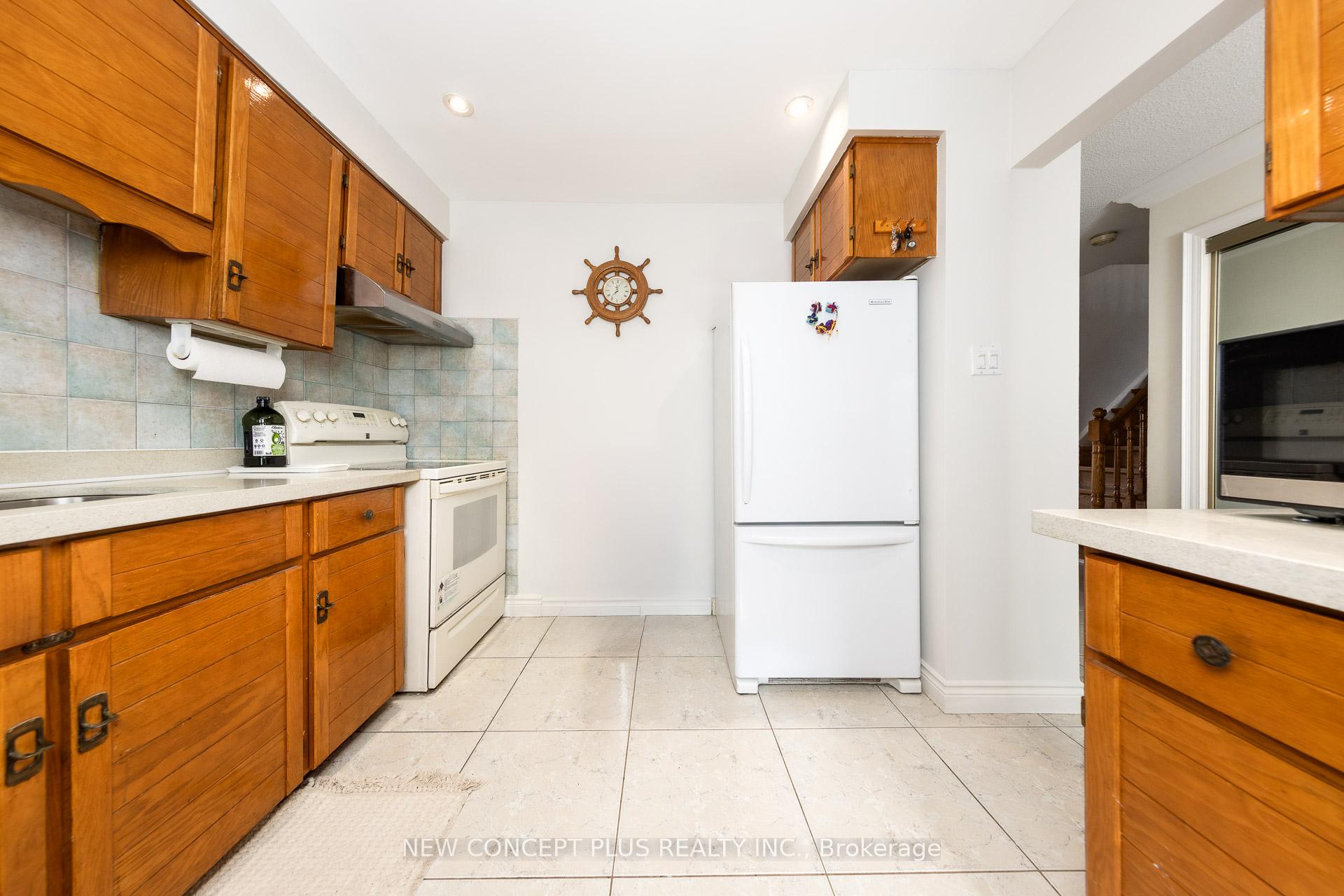 Photo 14 of 134 Mccabe Crescent, Vaughan, Lakeview Estates — HOMEH