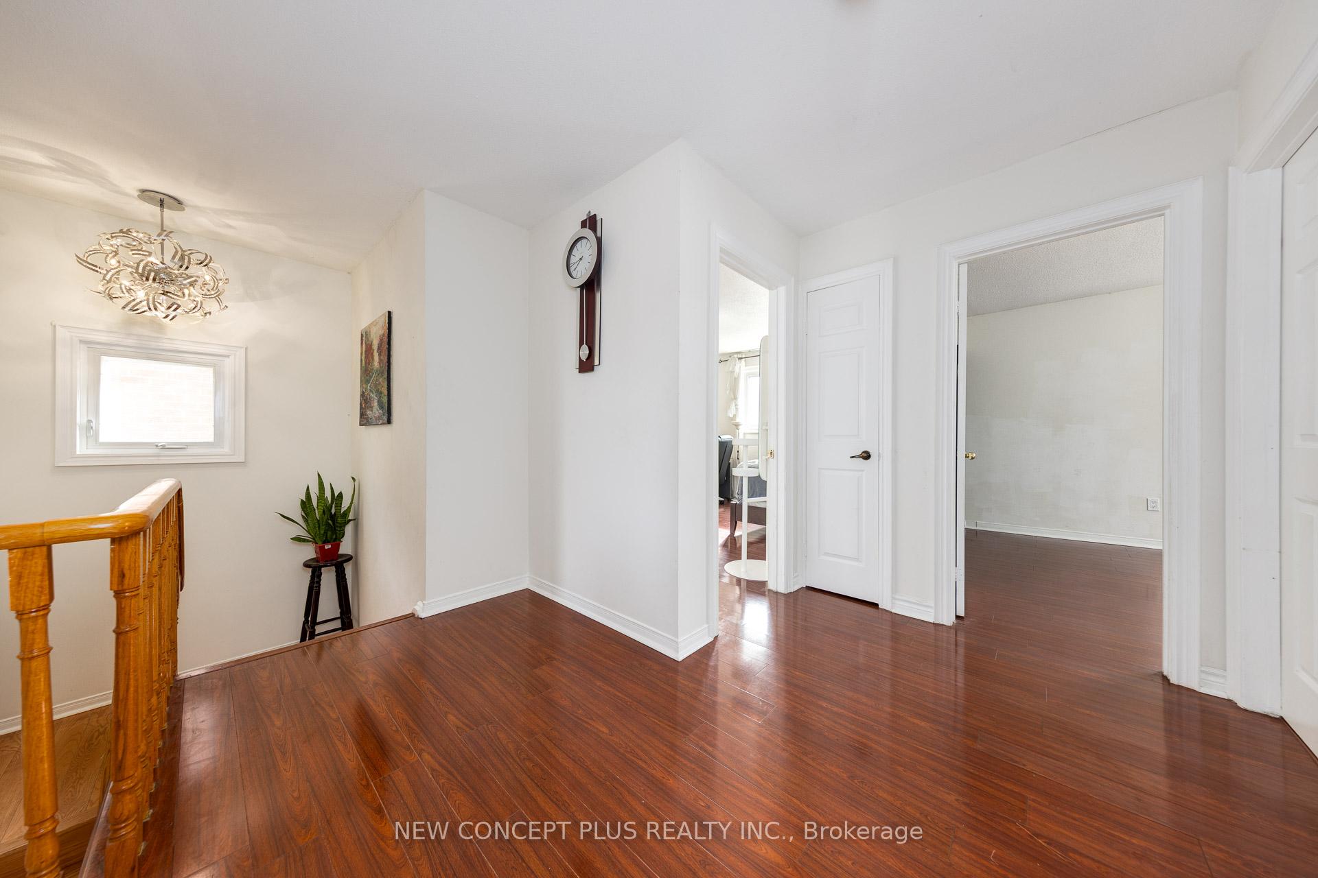 Photo 23 of 134 Mccabe Crescent, Vaughan, Lakeview Estates — HOMEH