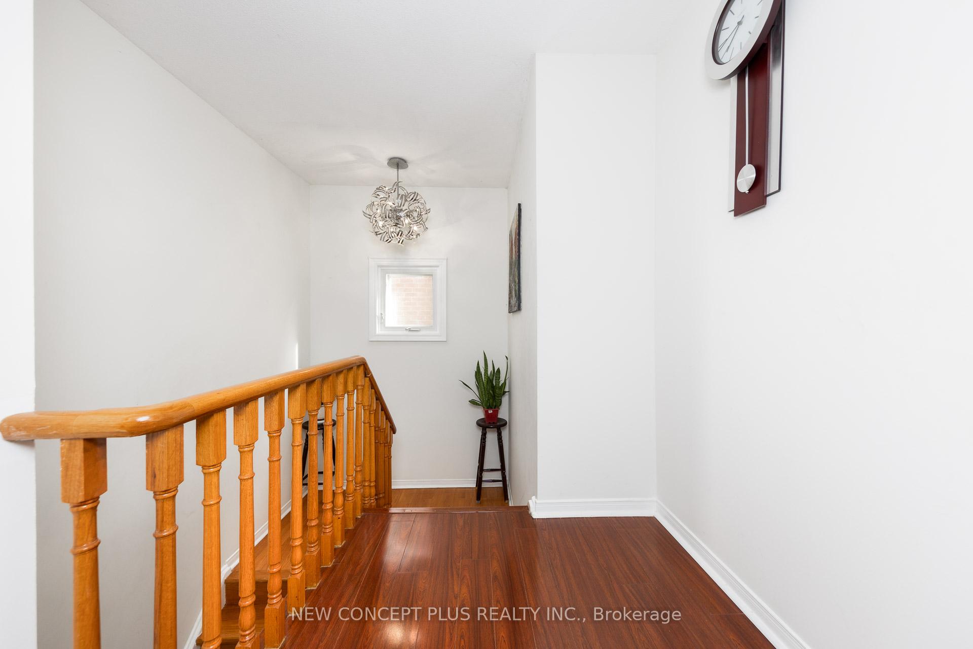 Photo 24 of 134 Mccabe Crescent, Vaughan, Lakeview Estates — HOMEH