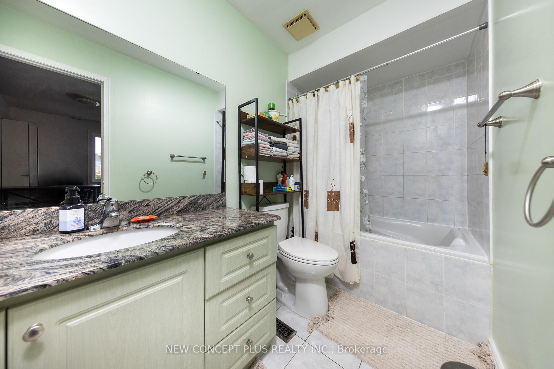 Photo 28 of 134 Mccabe Crescent, Vaughan, Lakeview Estates — HOMEH