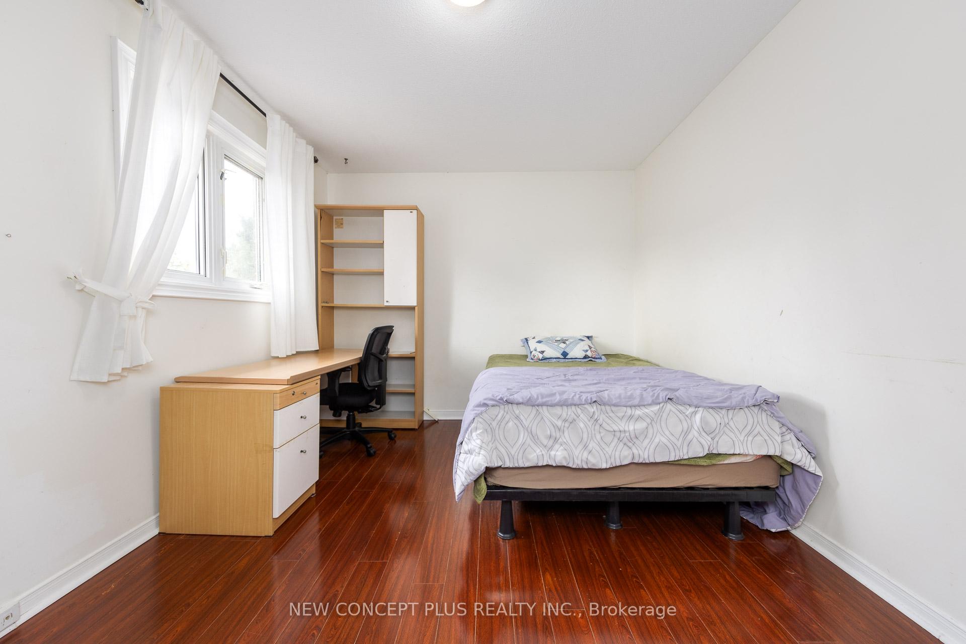 Photo 32 of 134 Mccabe Crescent, Vaughan, Lakeview Estates — HOMEH