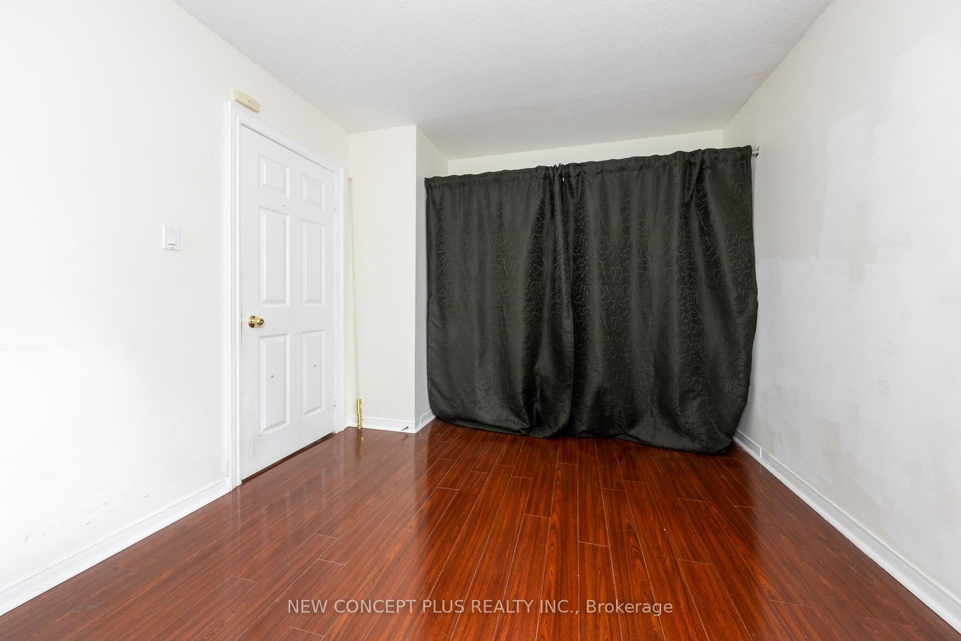 Photo 33 of 134 Mccabe Crescent, Vaughan, Lakeview Estates — HOMEH