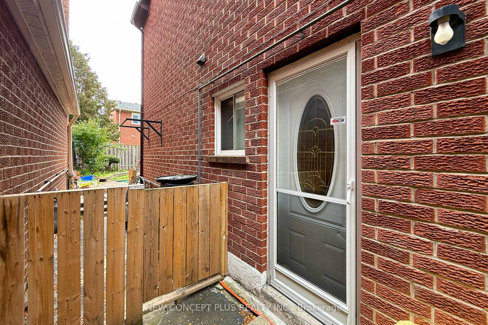 Photo 34 of 134 Mccabe Crescent, Vaughan, Lakeview Estates — HOMEH