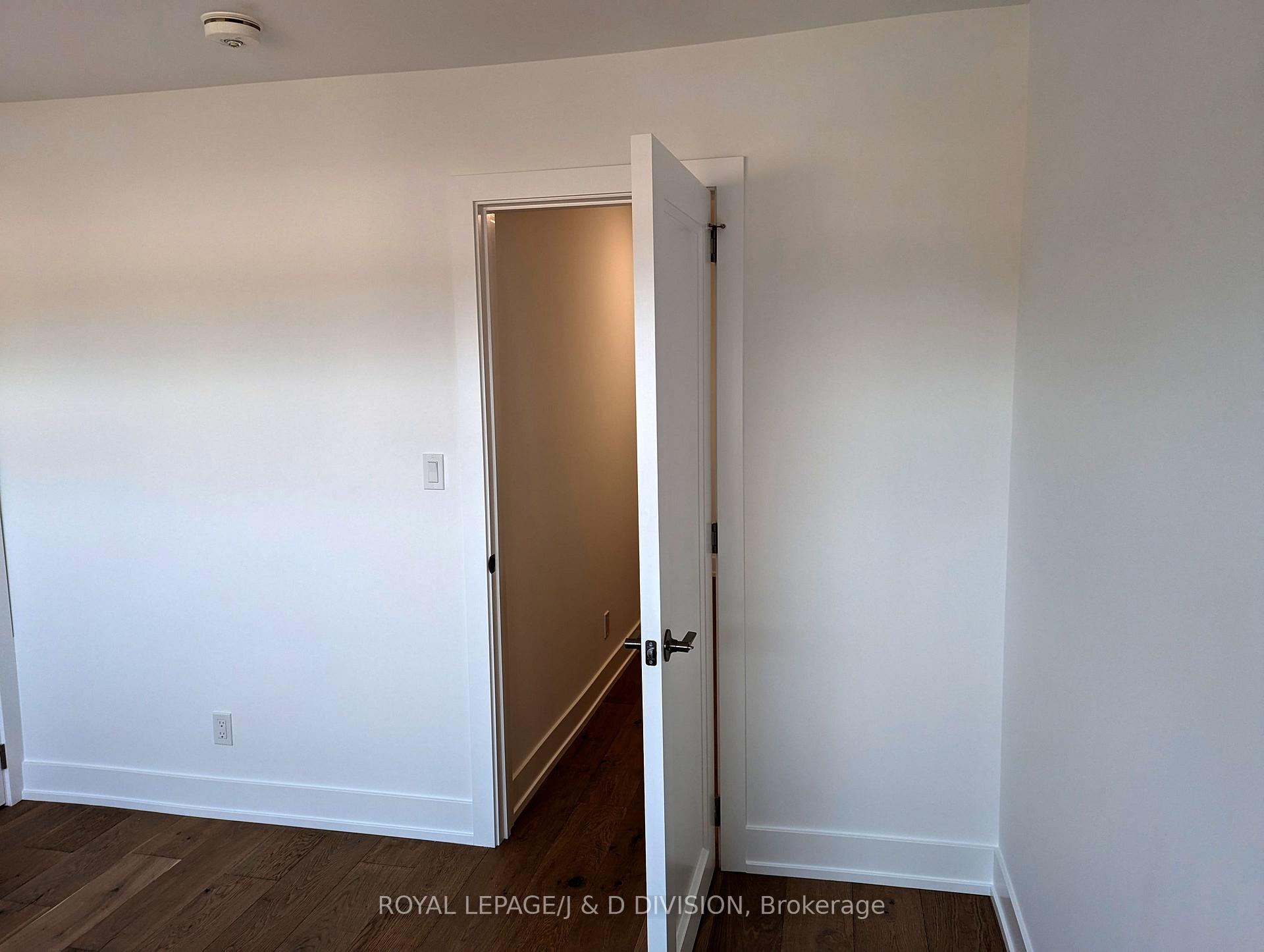 Photo 18 of 2058 Dufferin Street, Toronto, Caledonia-Fairbank — HOMEH