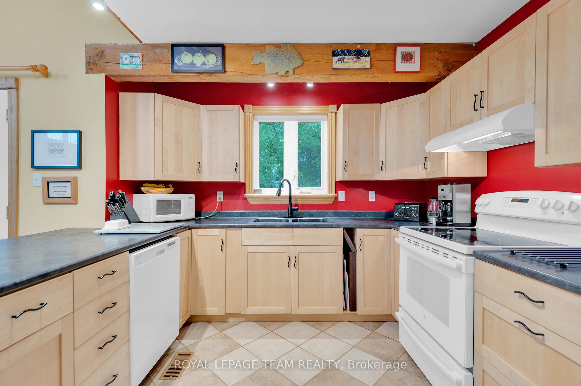Photo 32 of 284D Upper Flinton Road, Tweed, Elzevir (Twp) — HOMEH