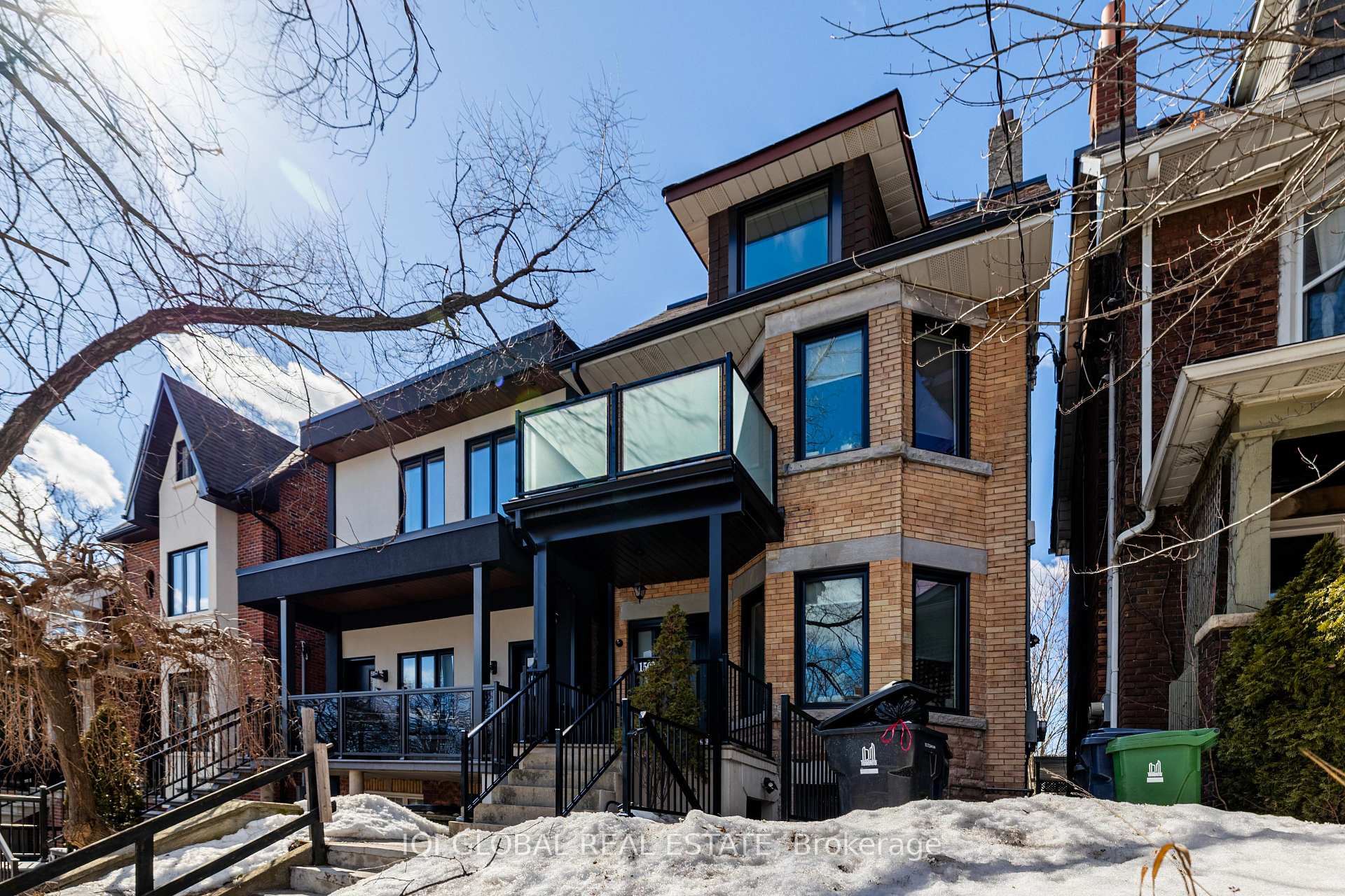 Front of 1502 Dufferin Street