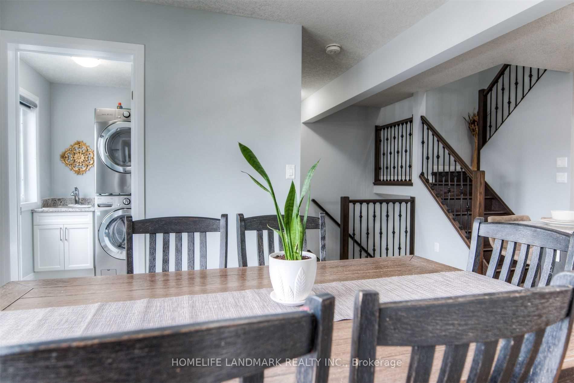 Photo 14 of 520 Wismer Street, Waterloo, University Downs — HOMEH