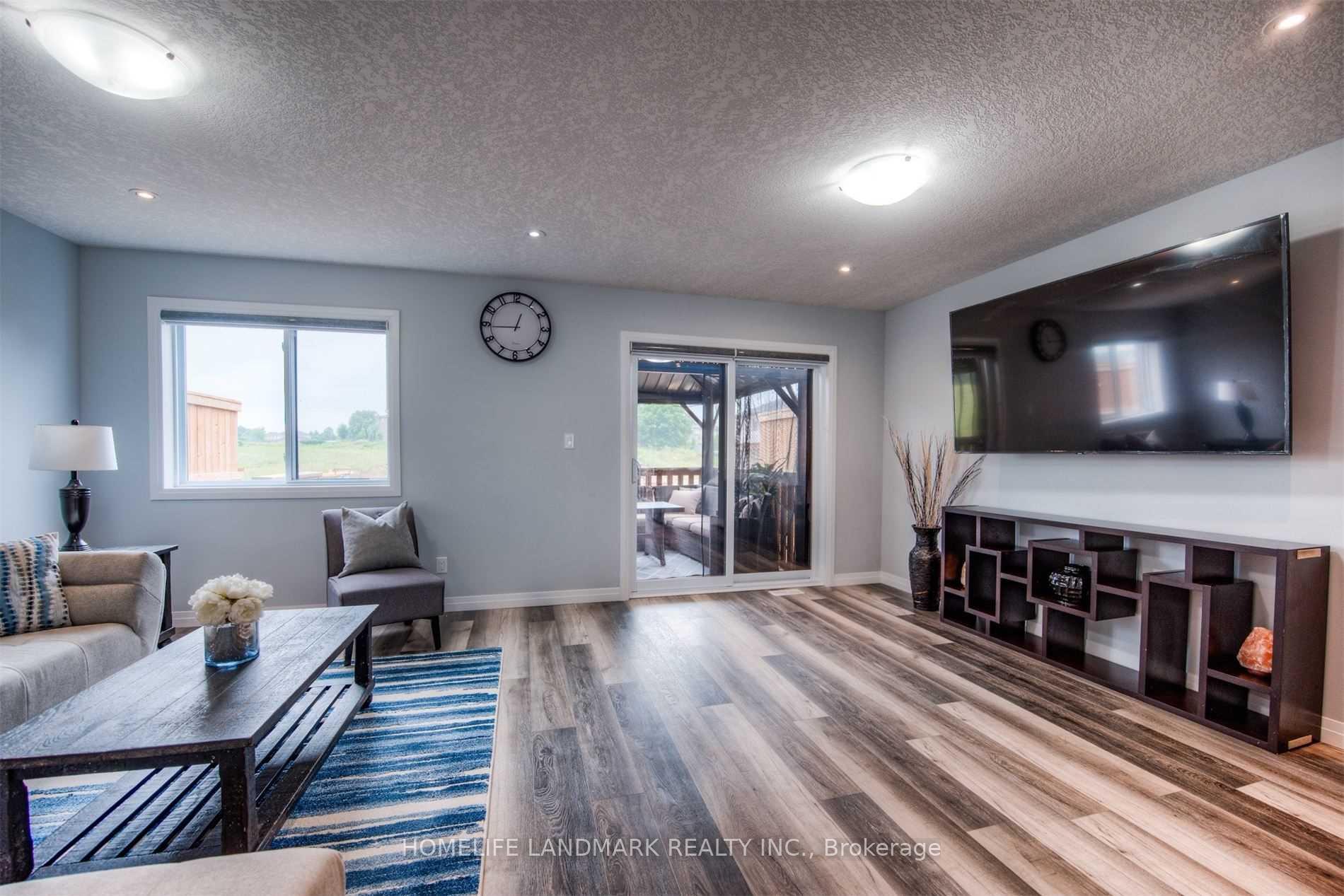 Photo 18 of 520 Wismer Street, Waterloo, University Downs — HOMEH
