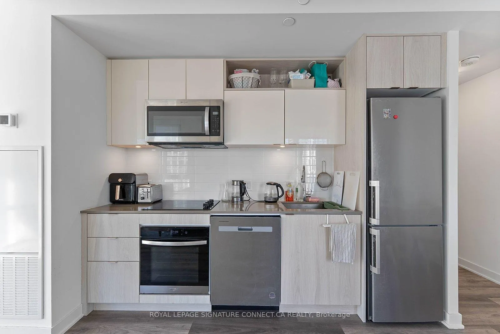 Photo 4 of Unit 2107, 100 Dalhousie St, Toronto, Church-Yonge Corridor — HOMEH