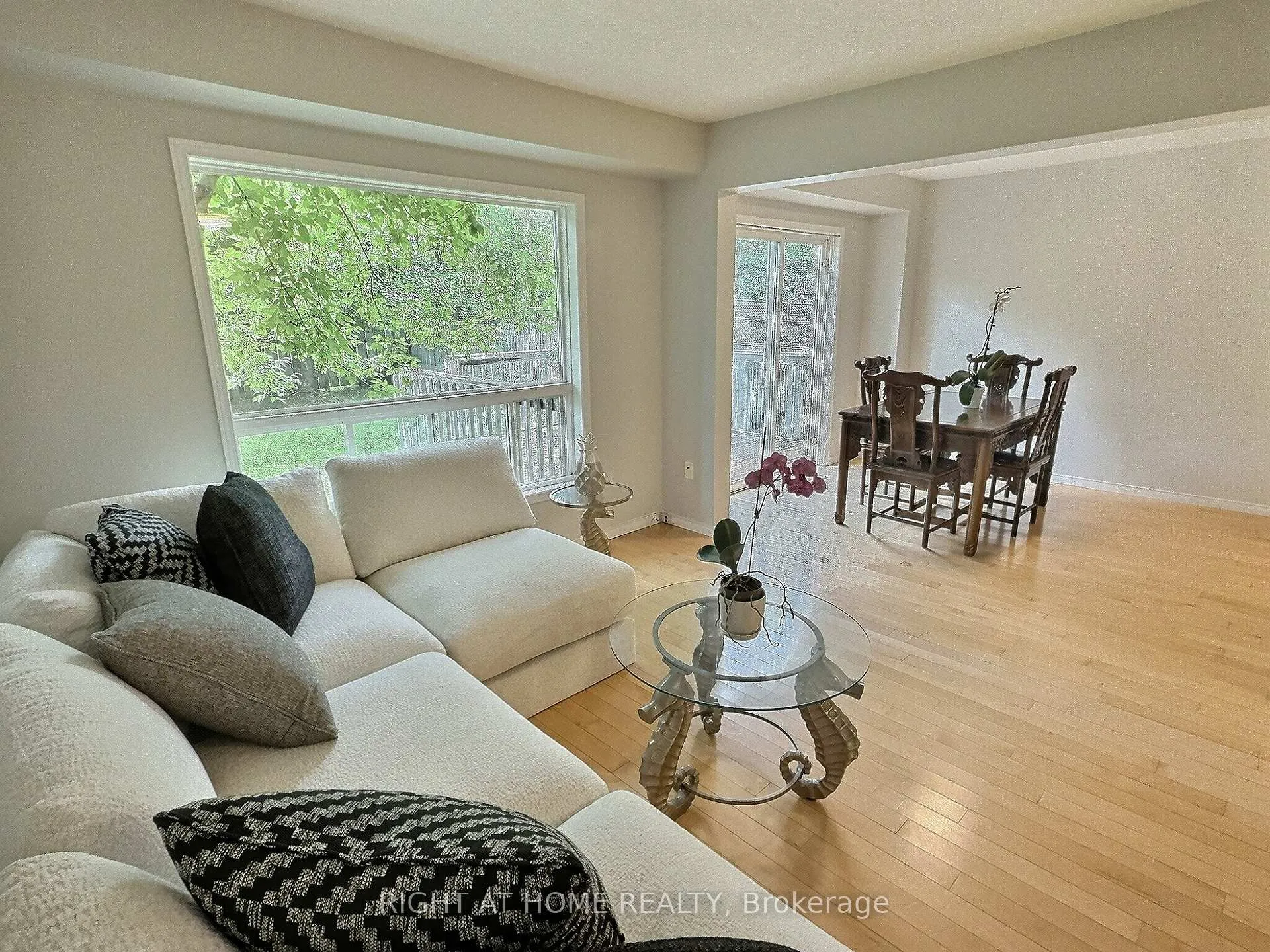 Photo 5 of 385 Havendale Crescent, Waterloo — HOMEH