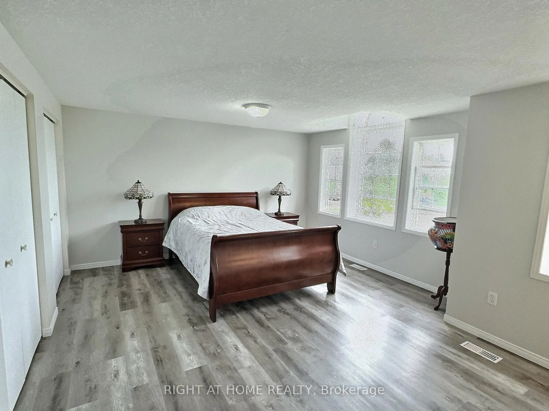 Photo 10 of 385 Havendale Crescent, Waterloo — HOMEH