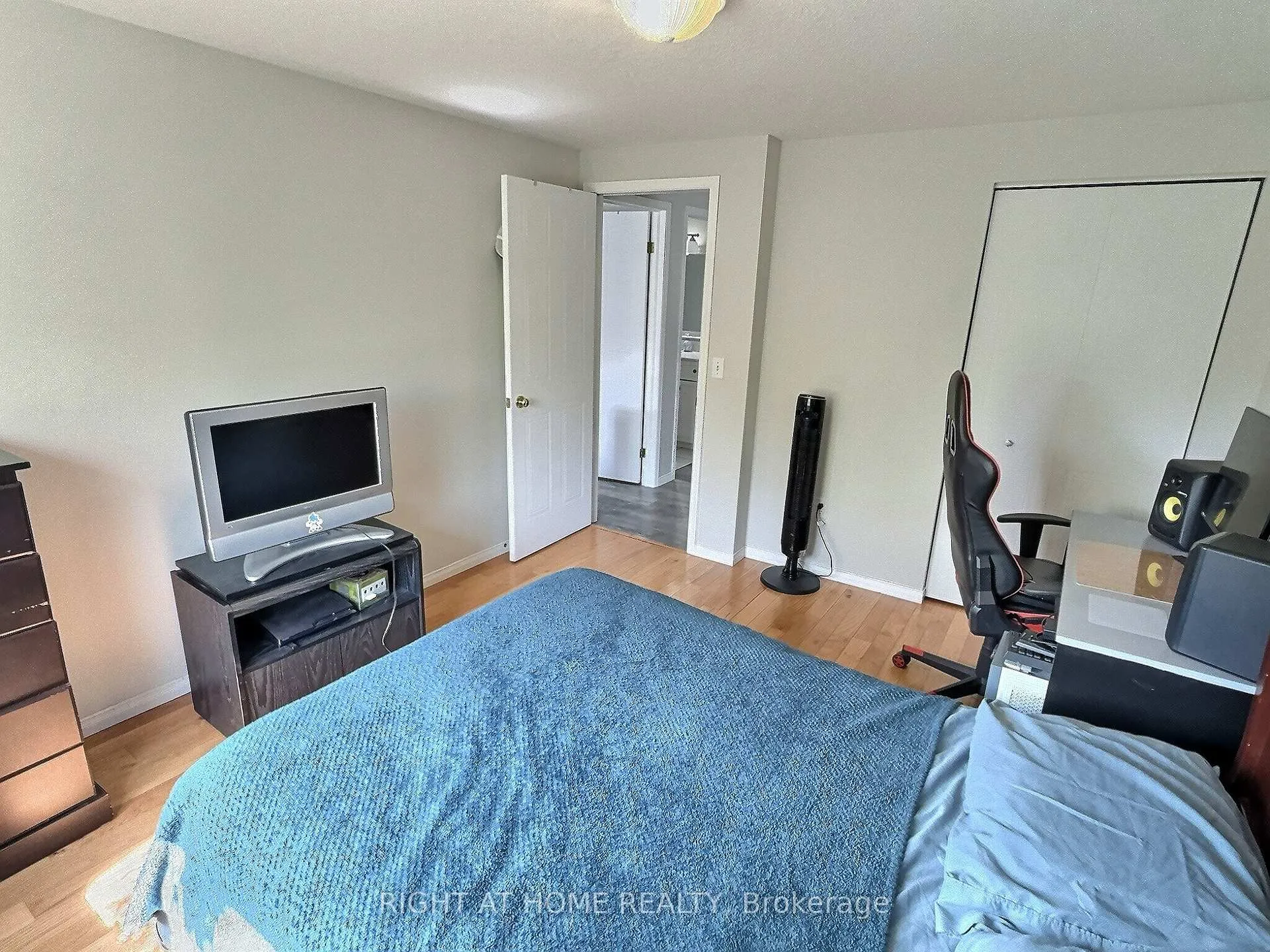 Photo 15 of 385 Havendale Crescent, Waterloo — HOMEH