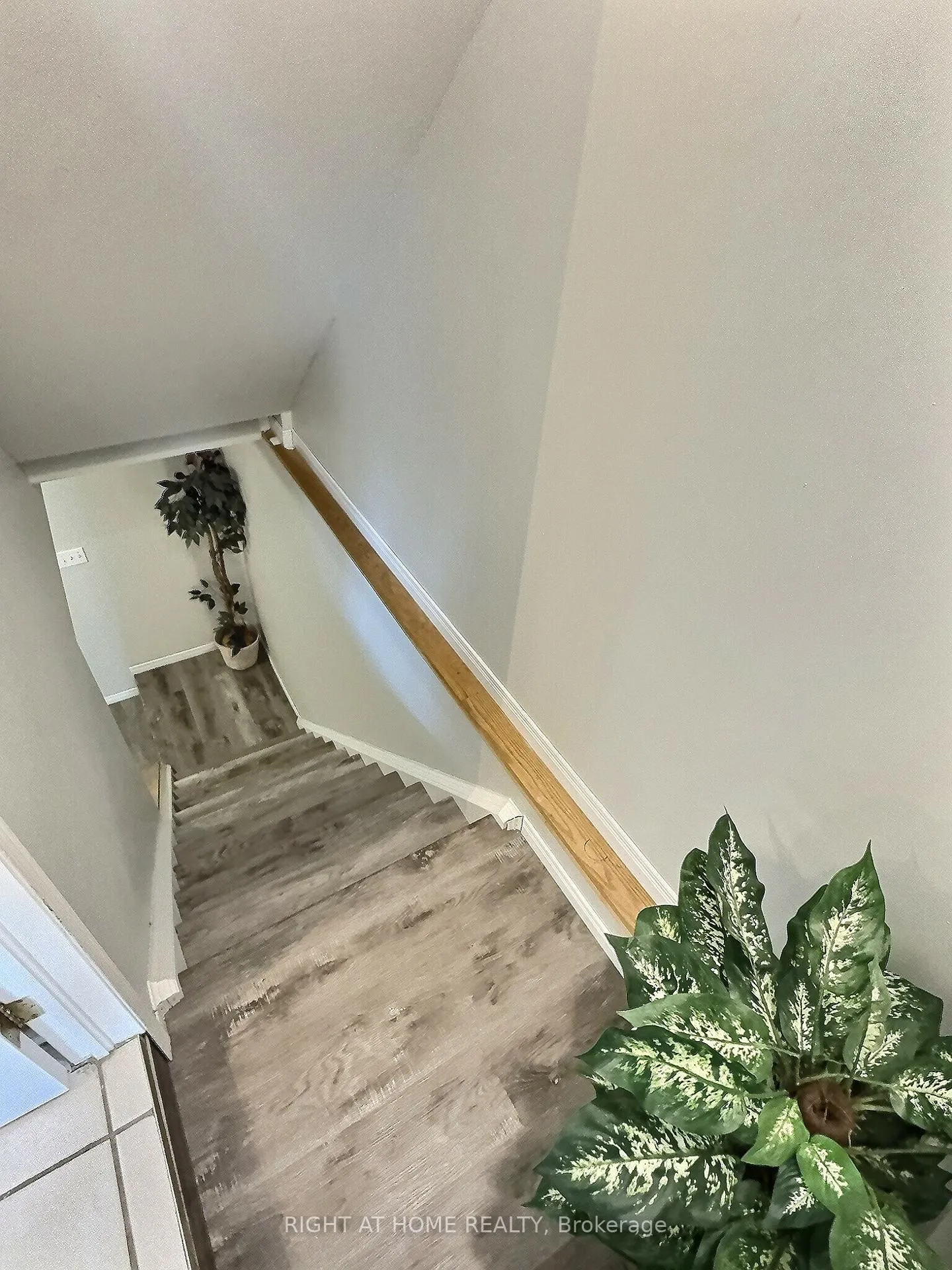 Photo 18 of 385 Havendale Crescent, Waterloo — HOMEH