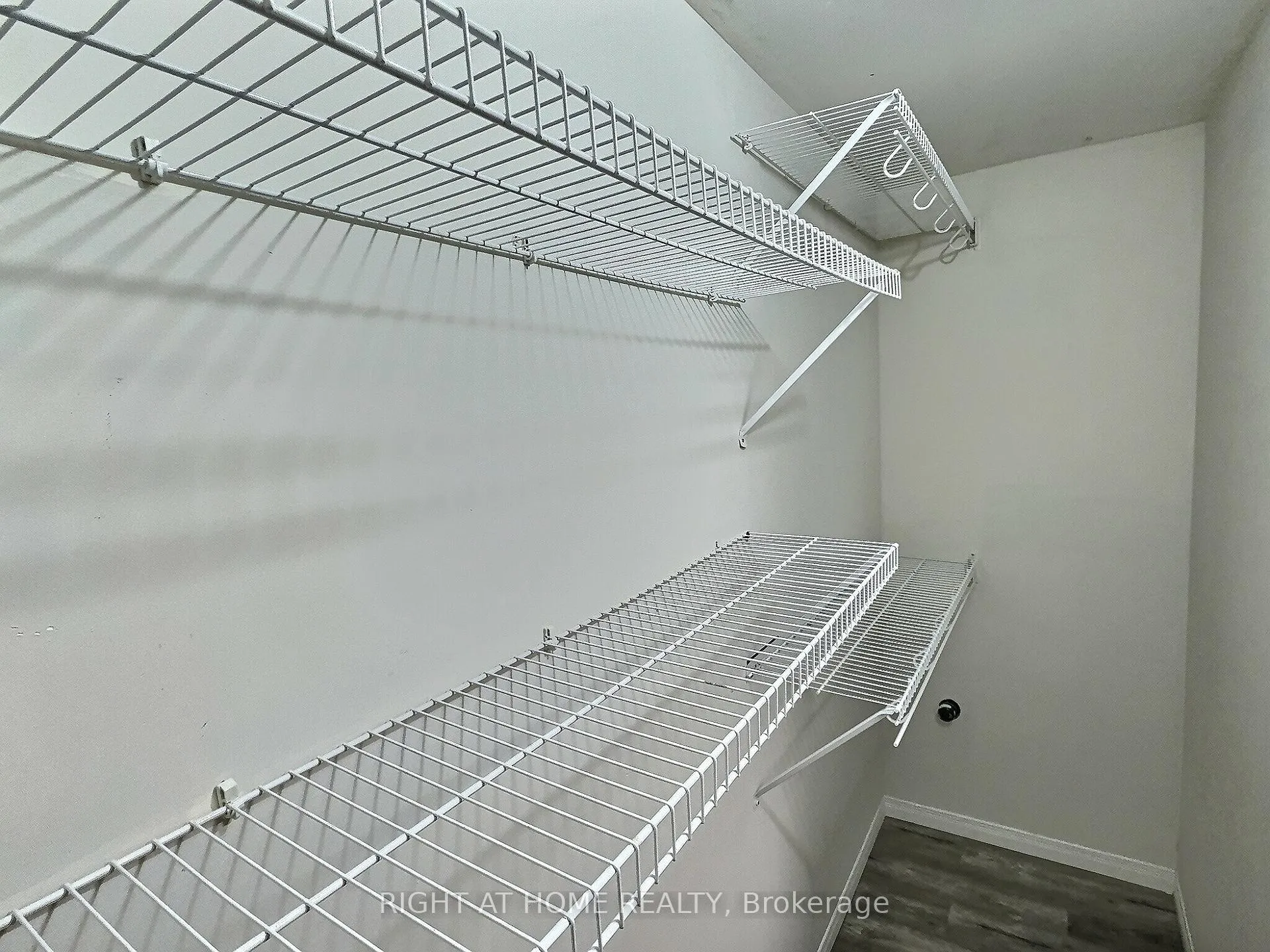 Photo 21 of 385 Havendale Crescent, Waterloo — HOMEH