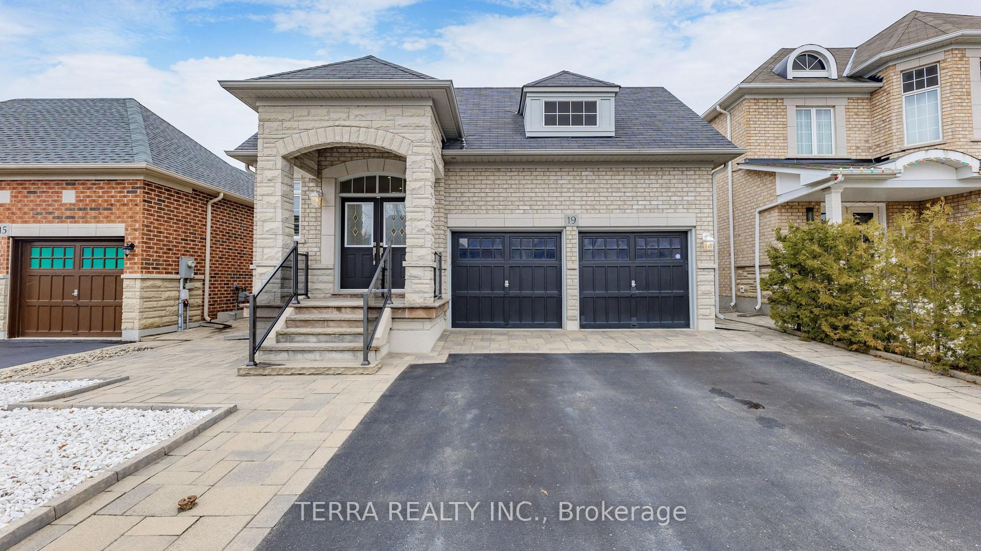 Photo 1 of 19 Isaiah Drive, Vaughan, Vellore Village — HOMEH