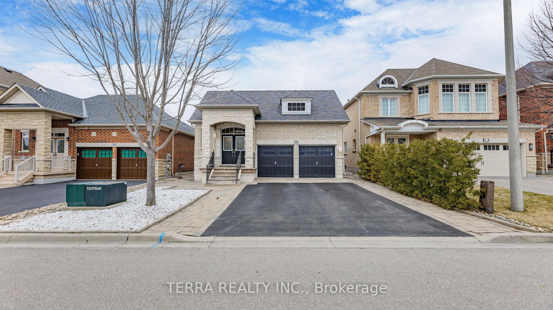 Photo 2 of 19 Isaiah Drive, Vaughan, Vellore Village — HOMEH