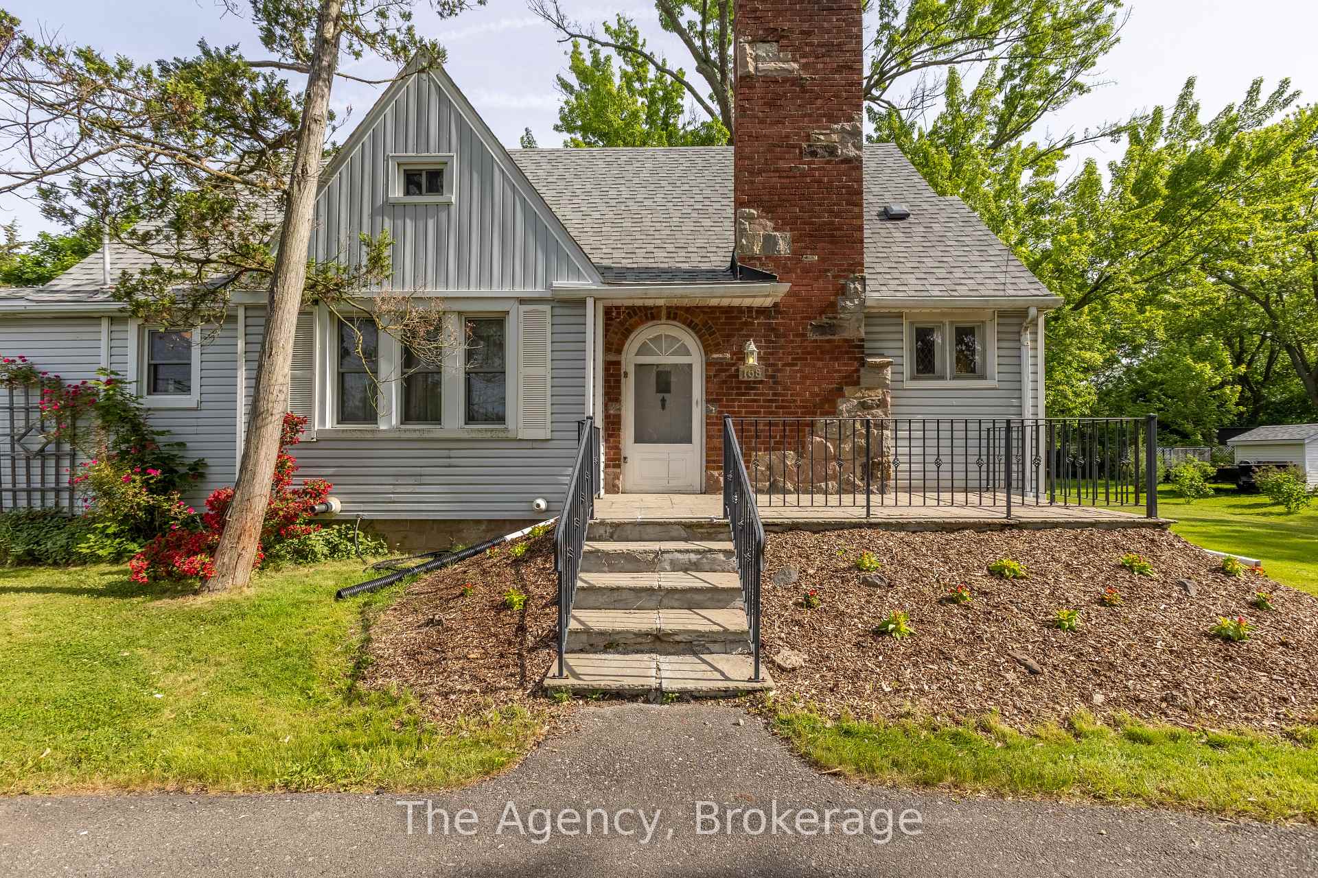 Photo 3 of 168 Thorold Road, Welland, N. Welland — HOMEH