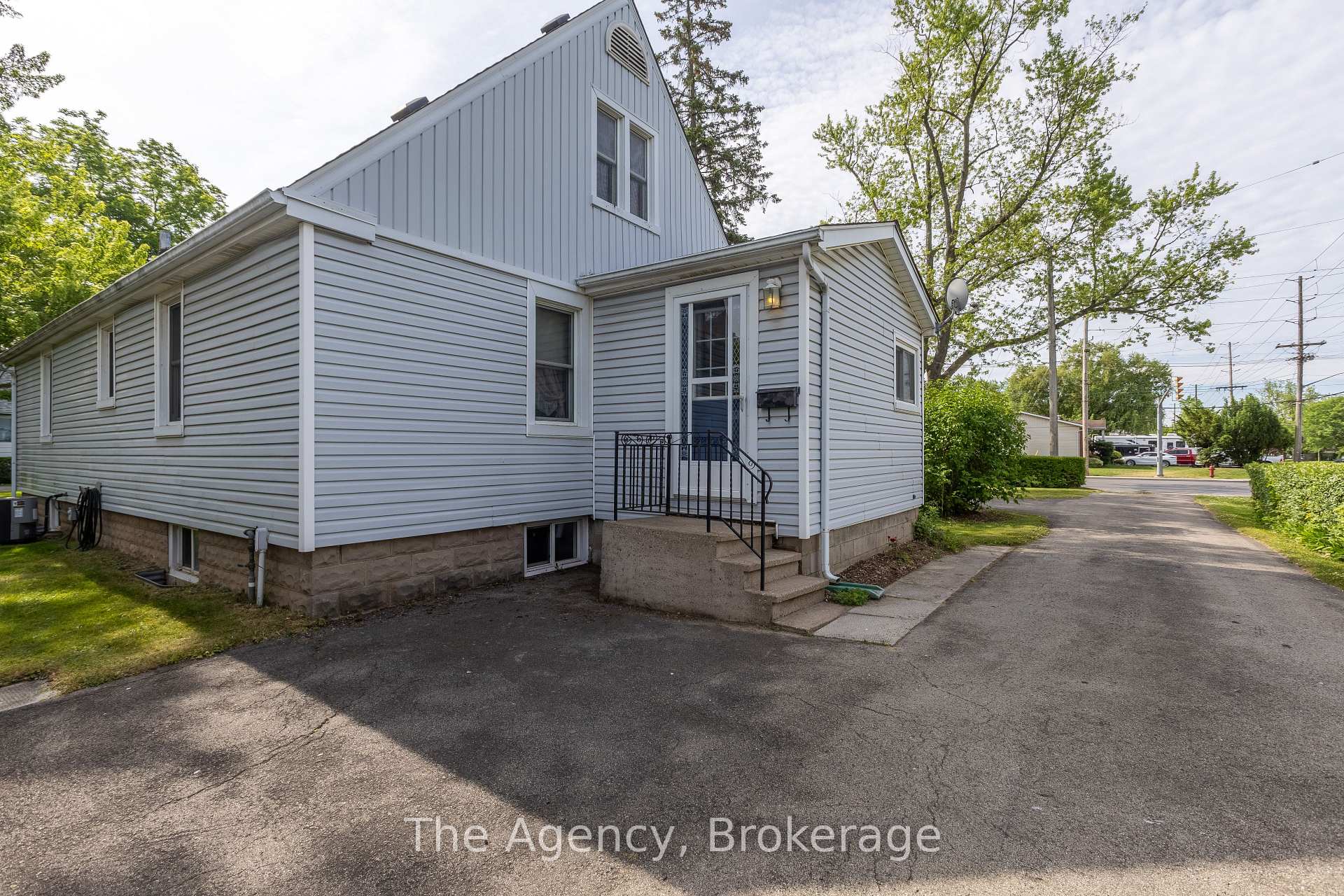 Photo 8 of 168 Thorold Road, Welland, N. Welland — HOMEH