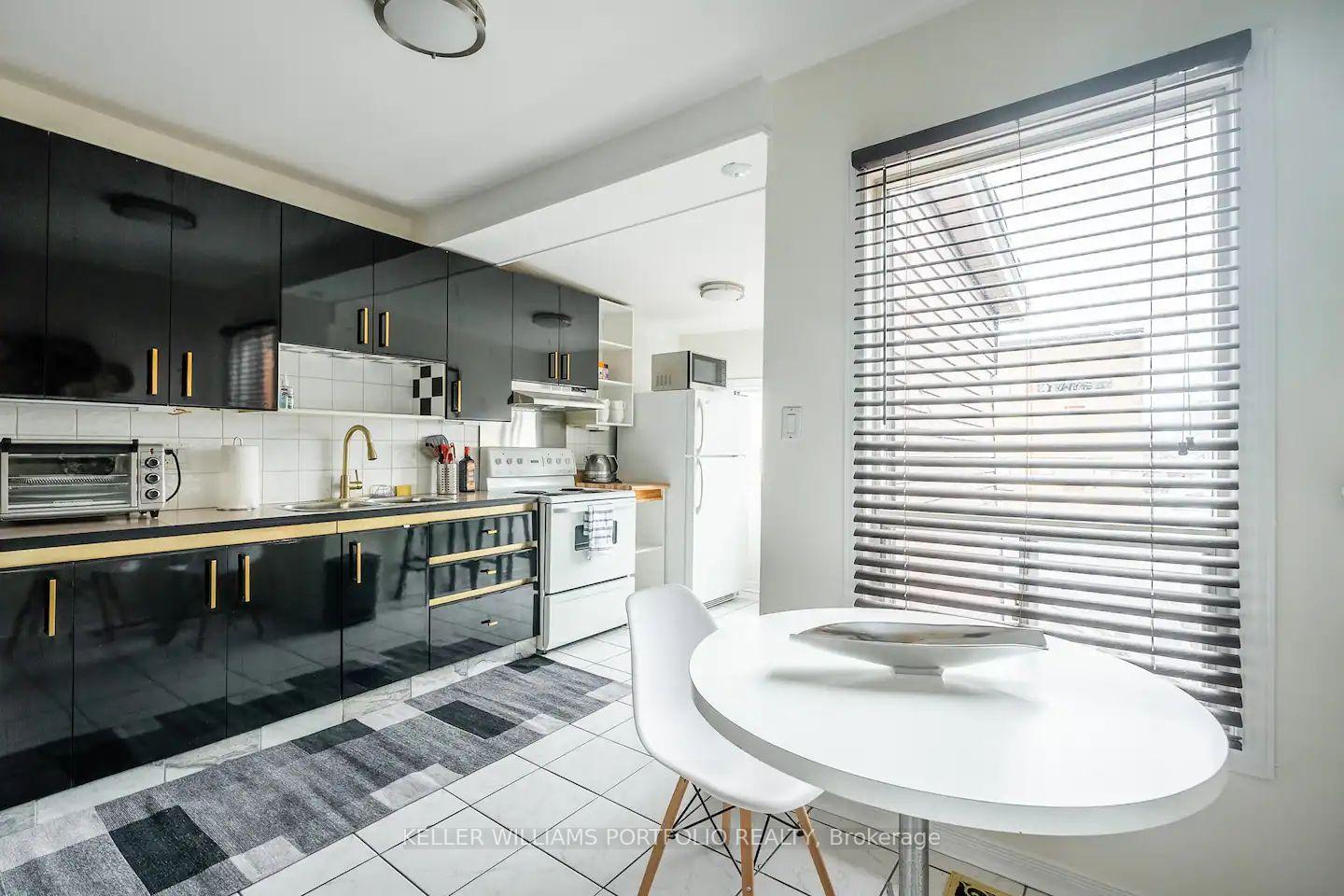 Photo 6 of 35 St Clair Gardens, Toronto, Corso Italia-Davenport — HOMEH