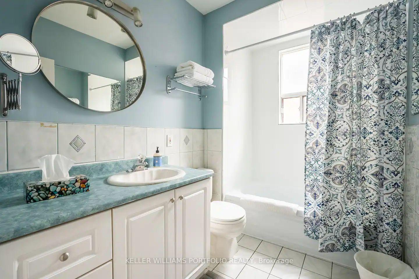 Photo 14 of 35 St Clair Gardens, Toronto, Corso Italia-Davenport — HOMEH