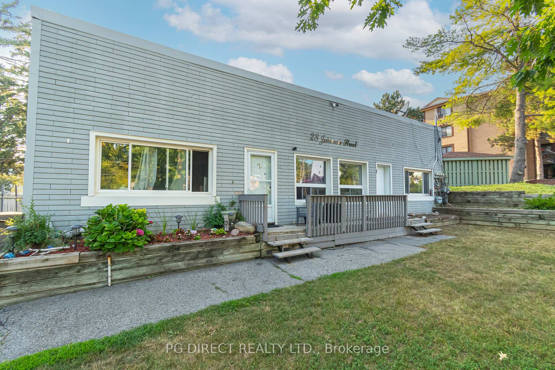 Photo 1 of 28 Johnson Street N, Barrie, North Shore — HOMEH