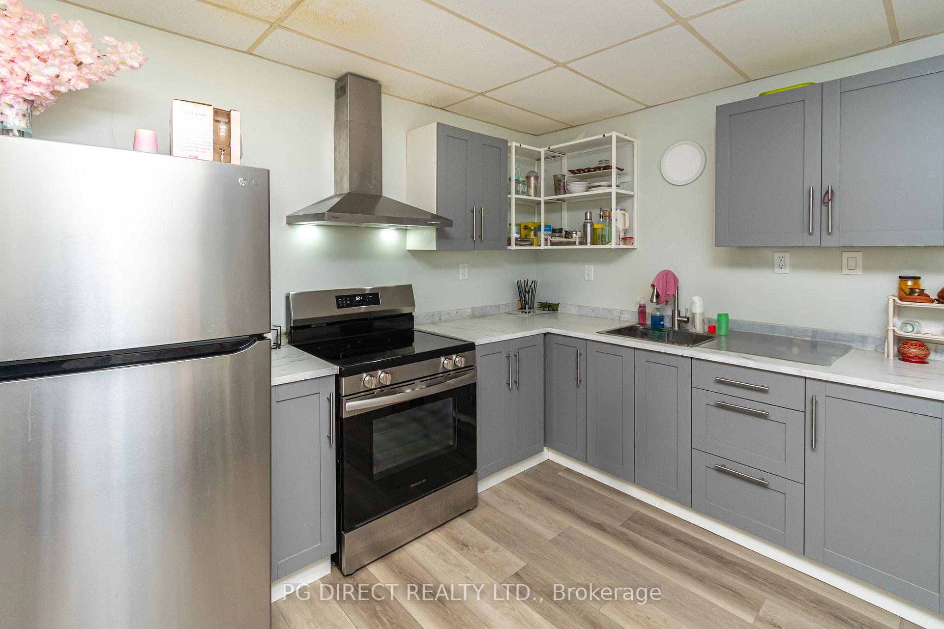 Photo 11 of 28 Johnson Street N, Barrie, North Shore — HOMEH