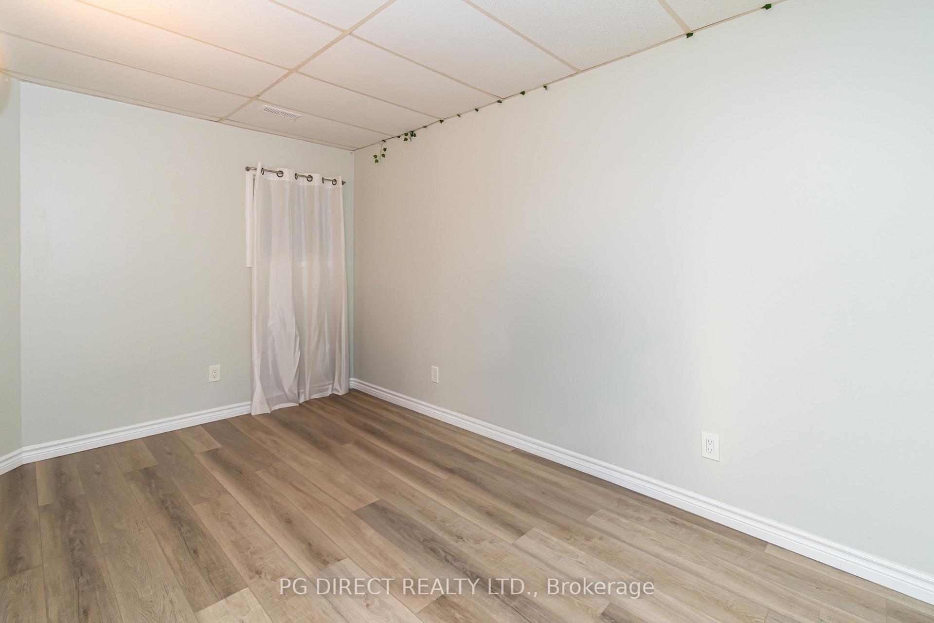 Photo 13 of 28 Johnson Street N, Barrie, North Shore — HOMEH