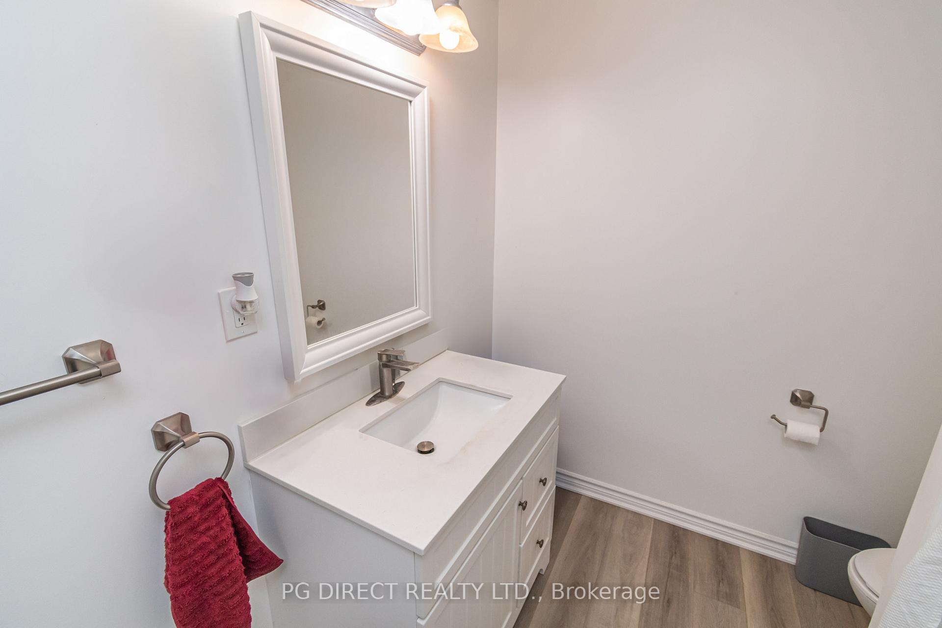 Photo 16 of 28 Johnson Street N, Barrie, North Shore — HOMEH