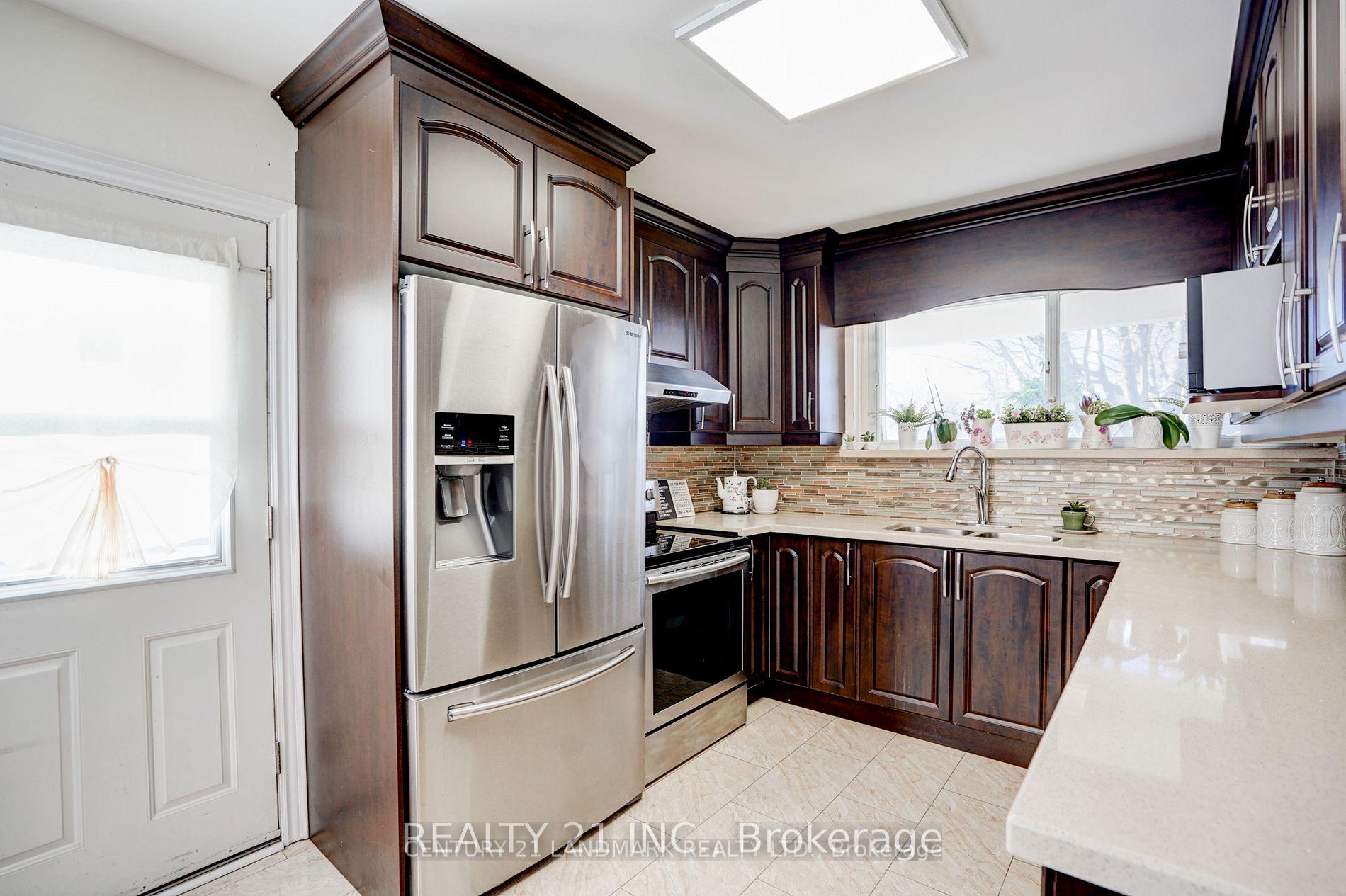 Photo 12 of 13 Billingsgate Crescent, Ajax, South East — HOMEH